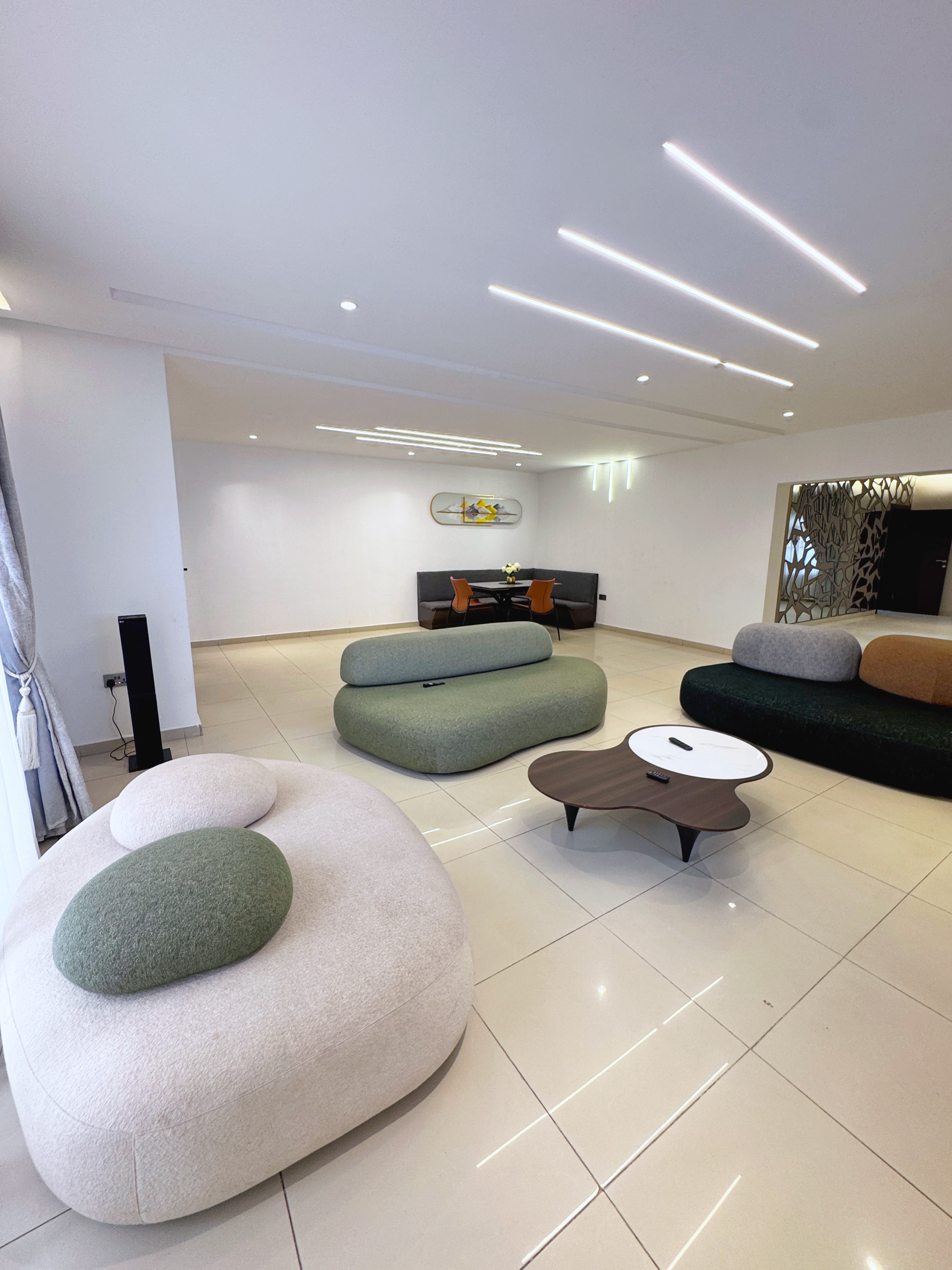 2 Bedroom with a Swimming Pool, 24/7 A.C In Mabushi