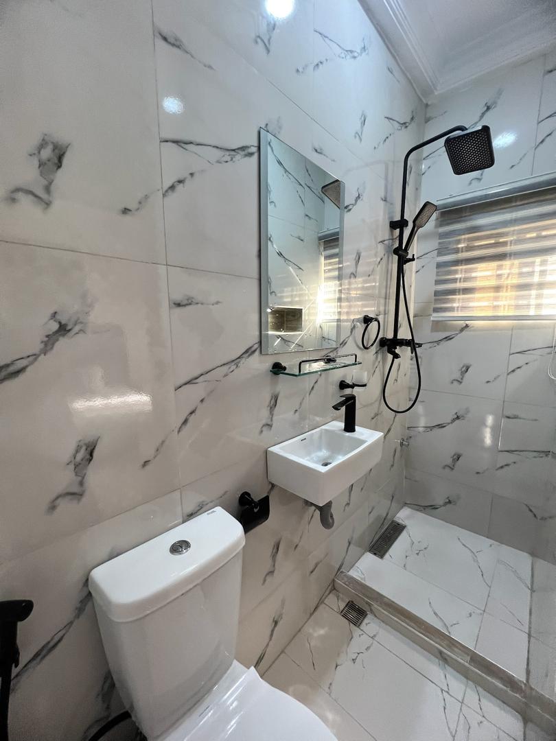 2 Bedroom in Wuse 2 around 1st Forty Hotel