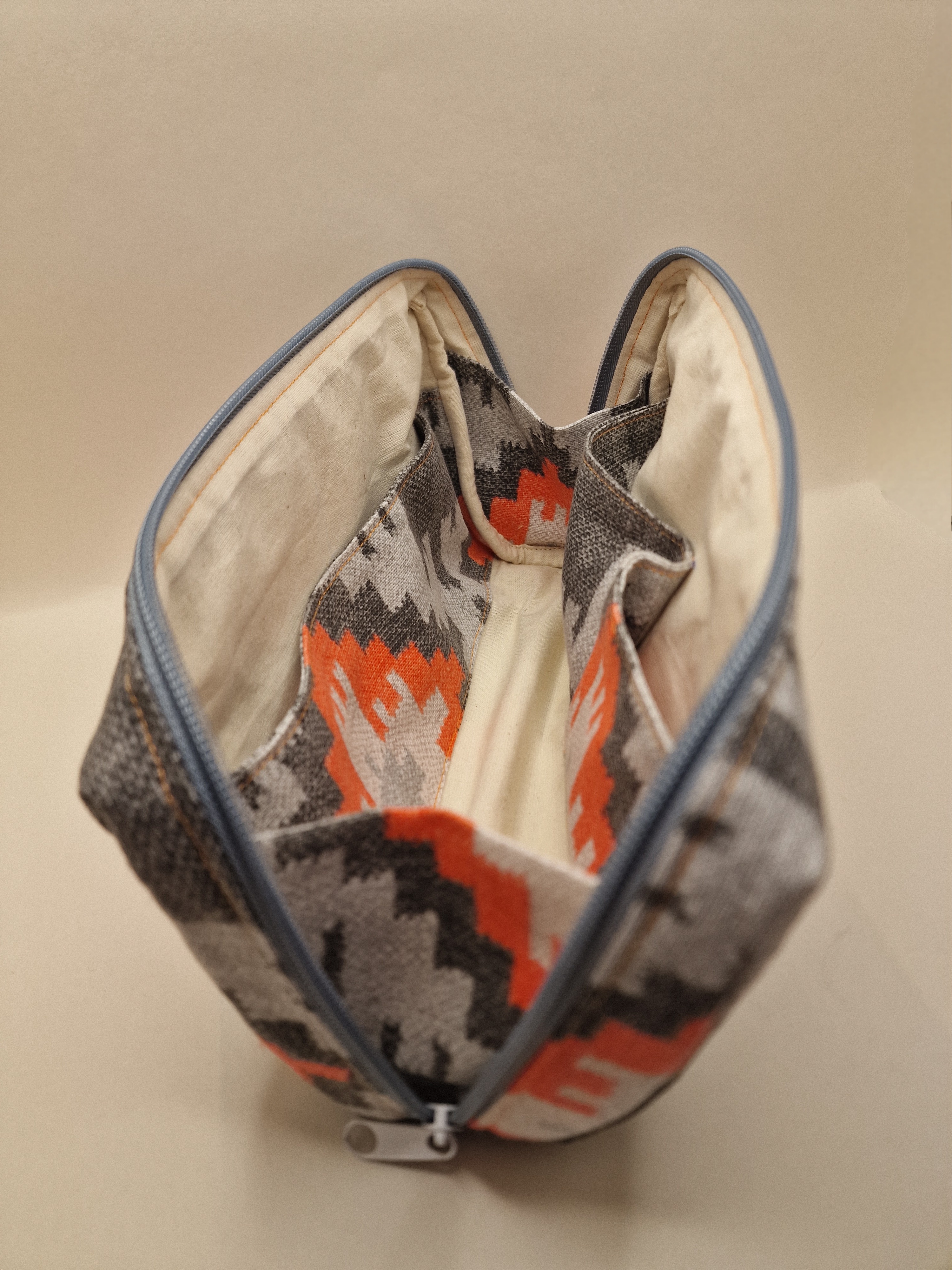 Boutie L "Orange Geo"