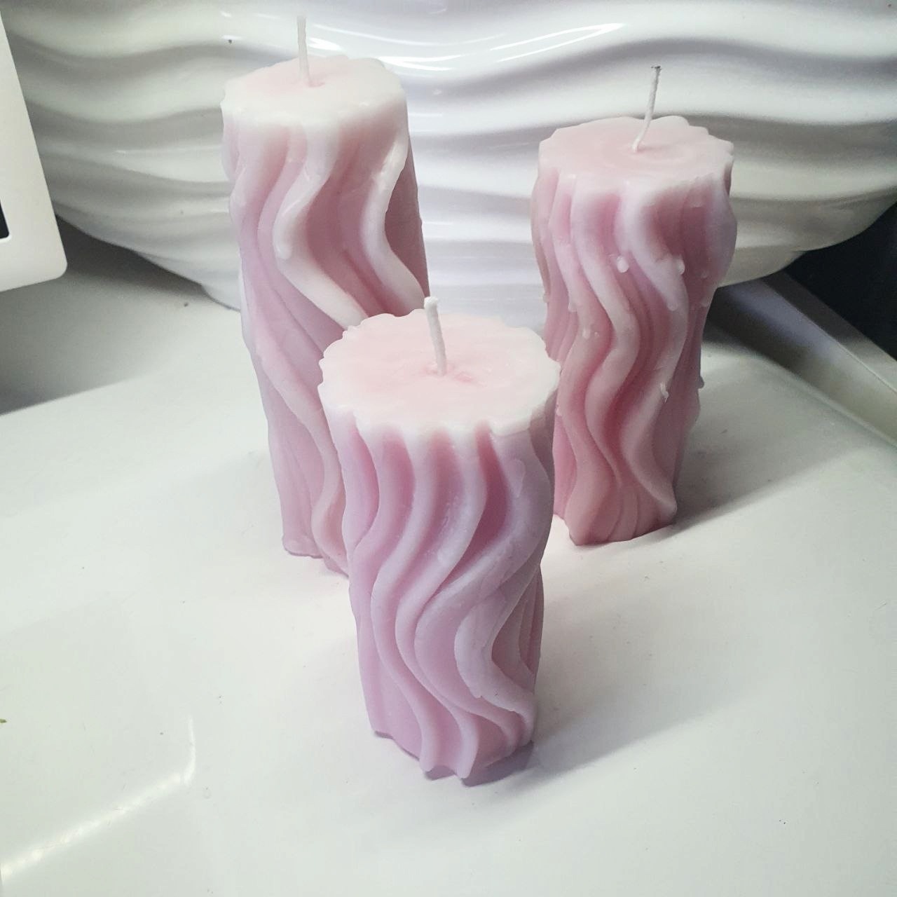 Weinende gewellte Kerzen