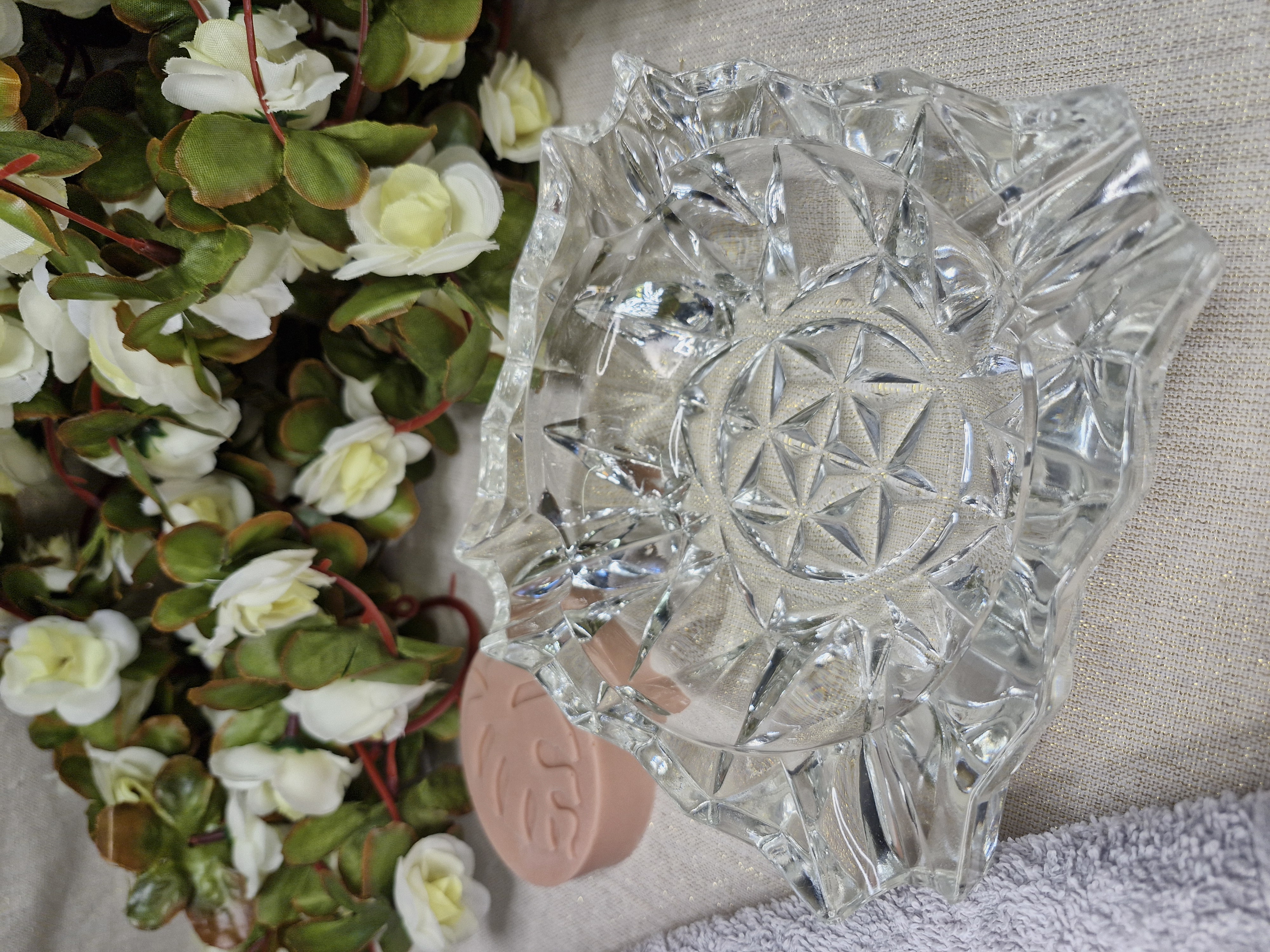 Cendrier ancien en cristal, et son savon 