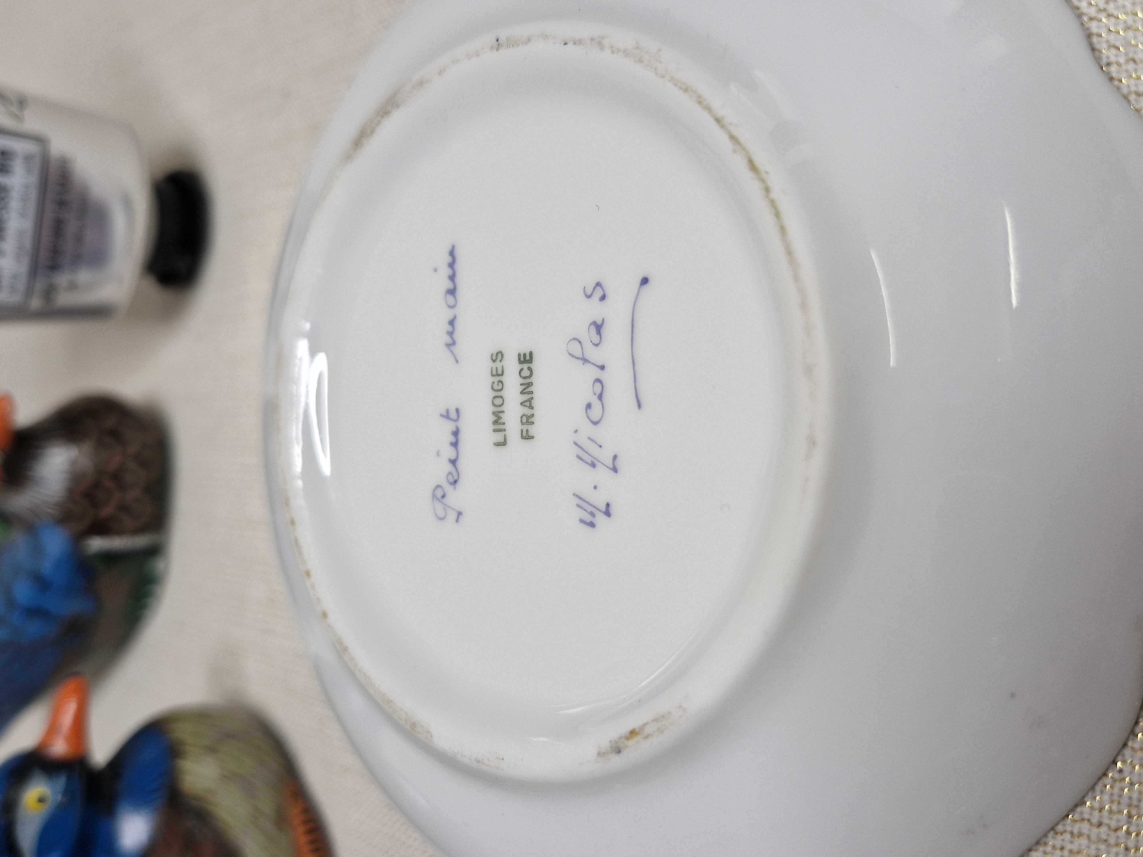 Petite assiette porte savon en Porcelaine de Limoges / M. Nicolas avec son savon