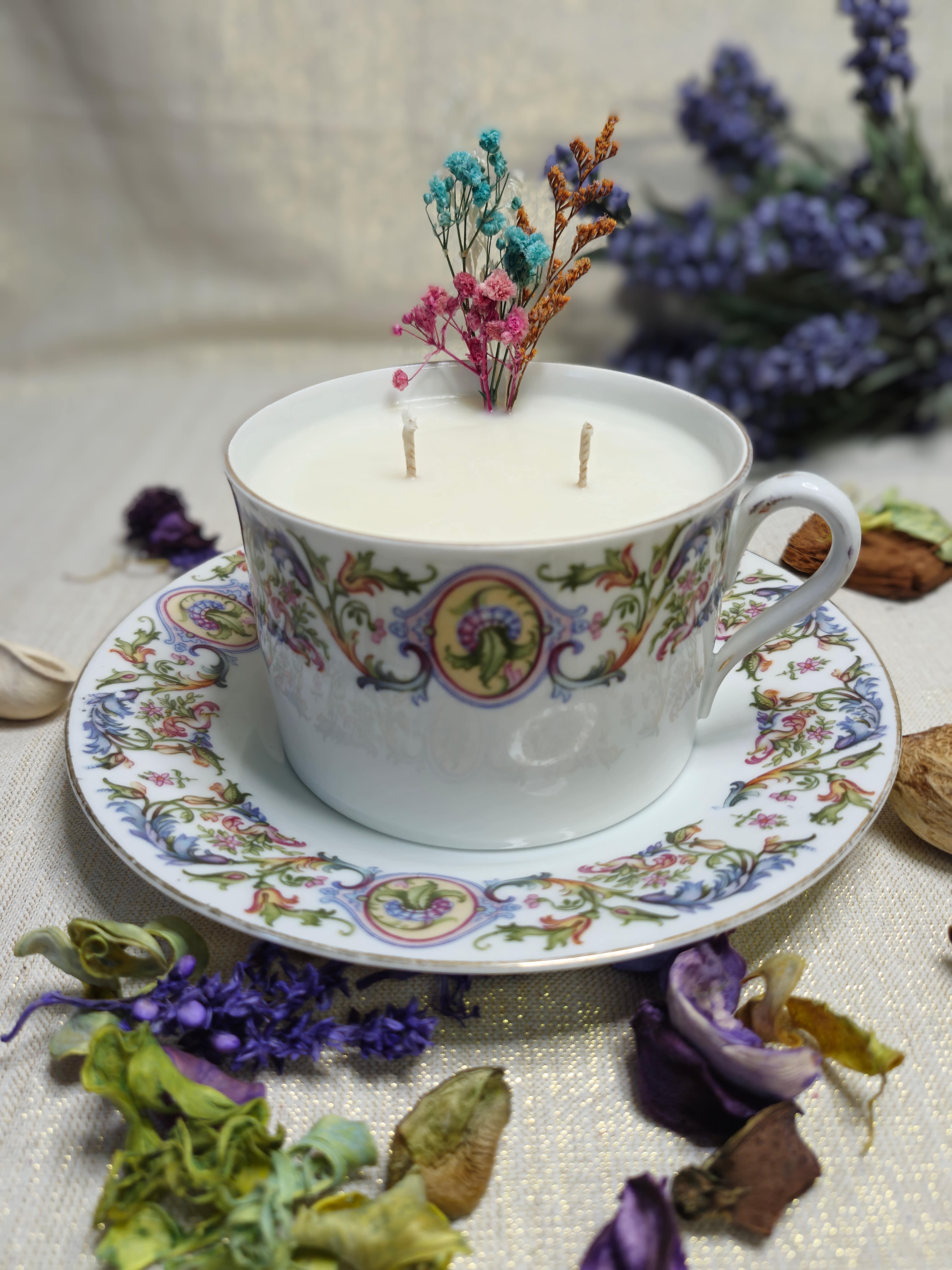 Tasse à thé et sa soucoupe Moritz Zdekauer (Autriche 1836)