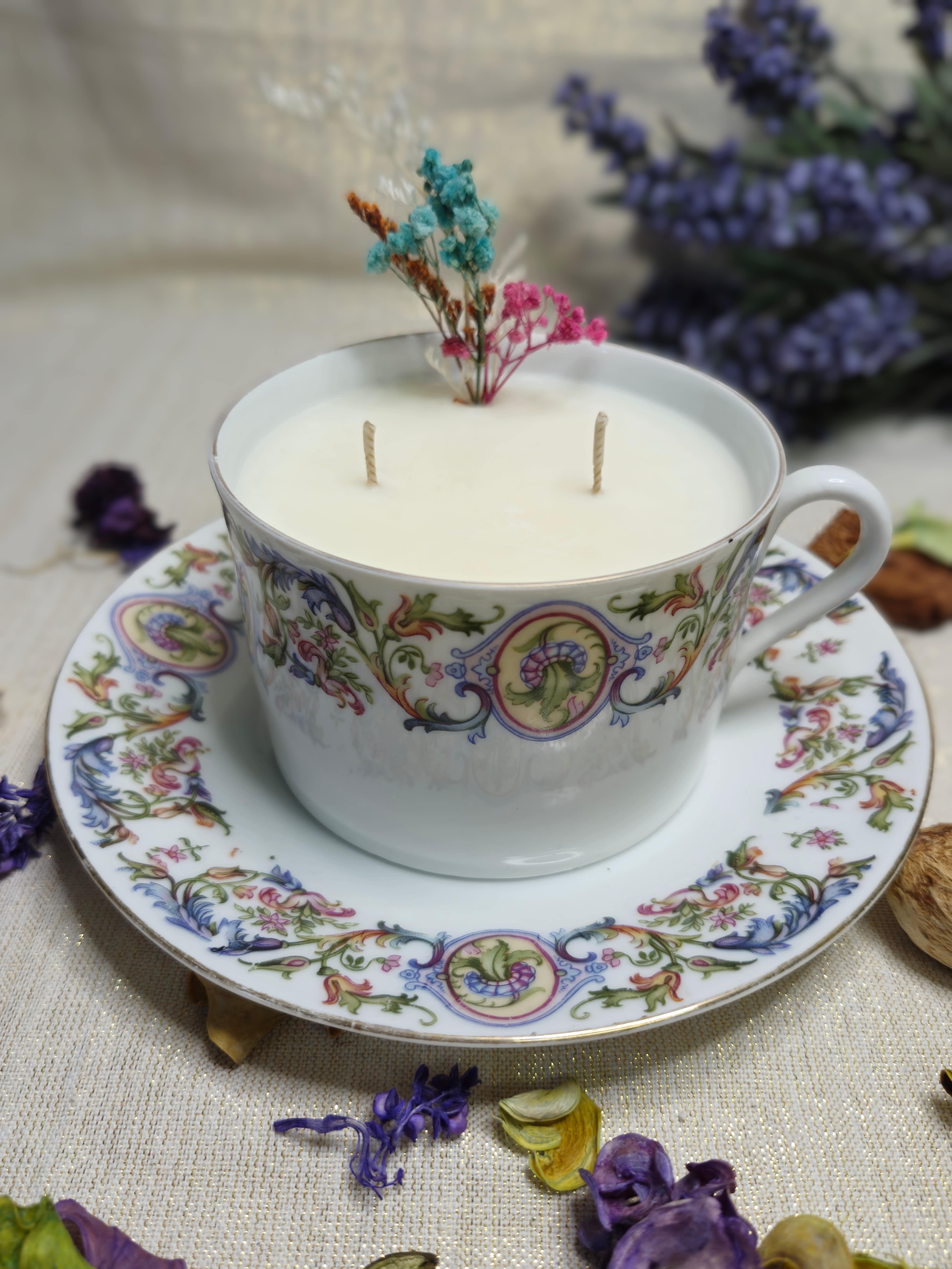 Tasse à thé et sa soucoupe Moritz Zdekauer (Autriche 1836)