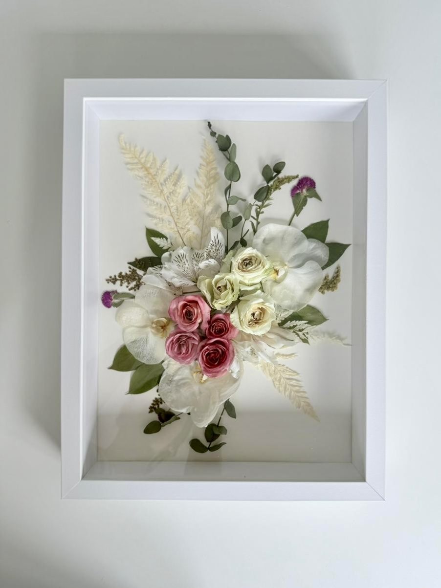 Eternização de buquê em quadro caixa 30x40x7
