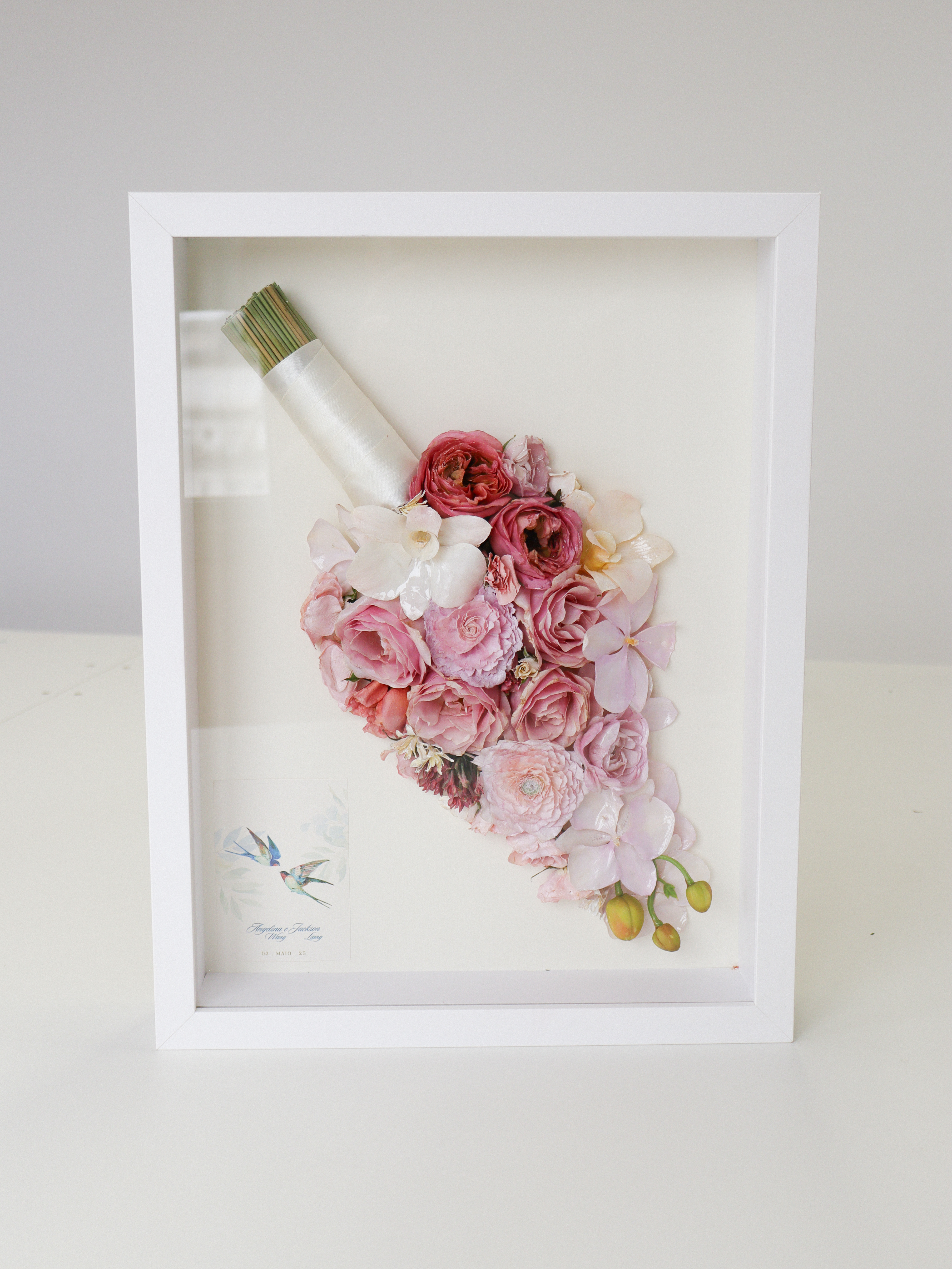 Eternização de buquê em quadro caixa 30x40x7