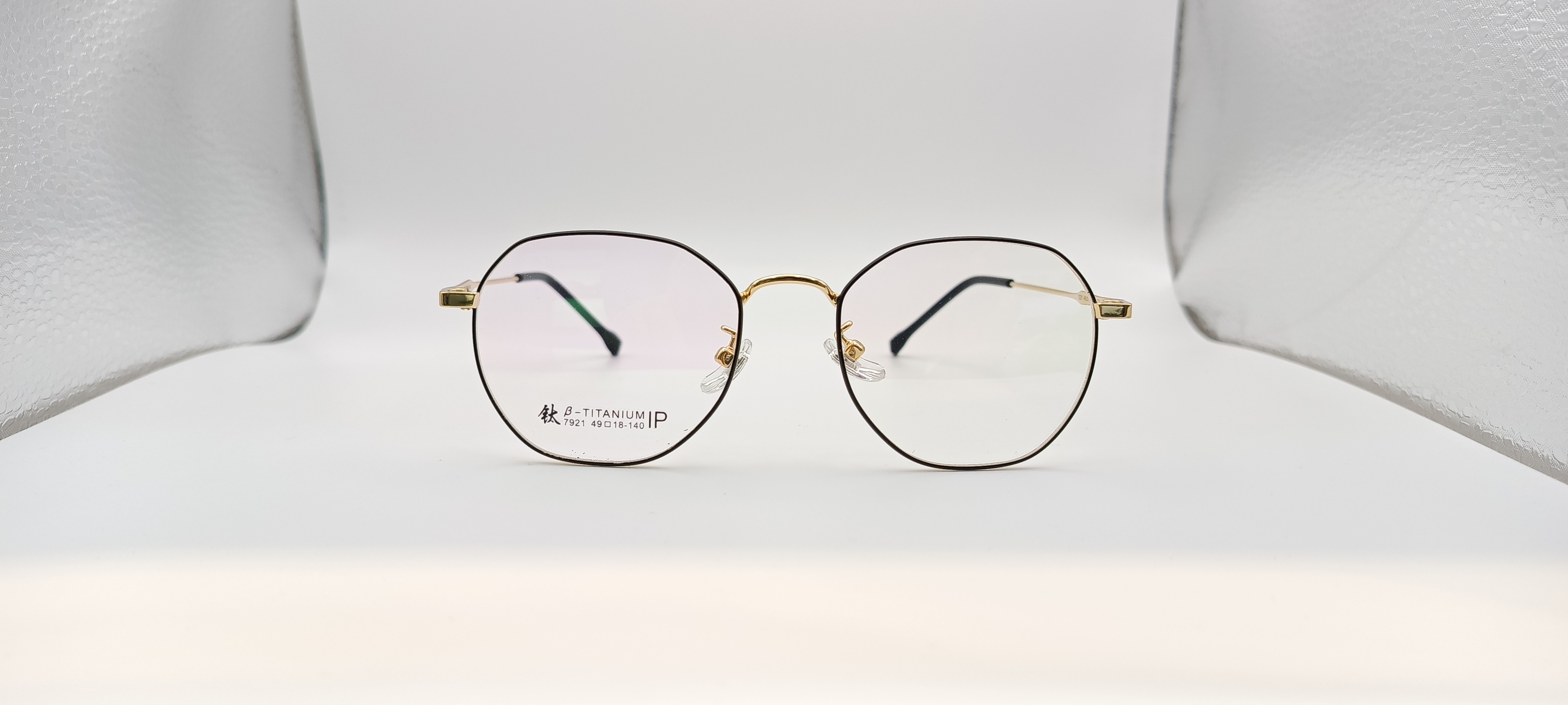 Desighner Eyeglasses TITANIUM FRAME  SOH 017