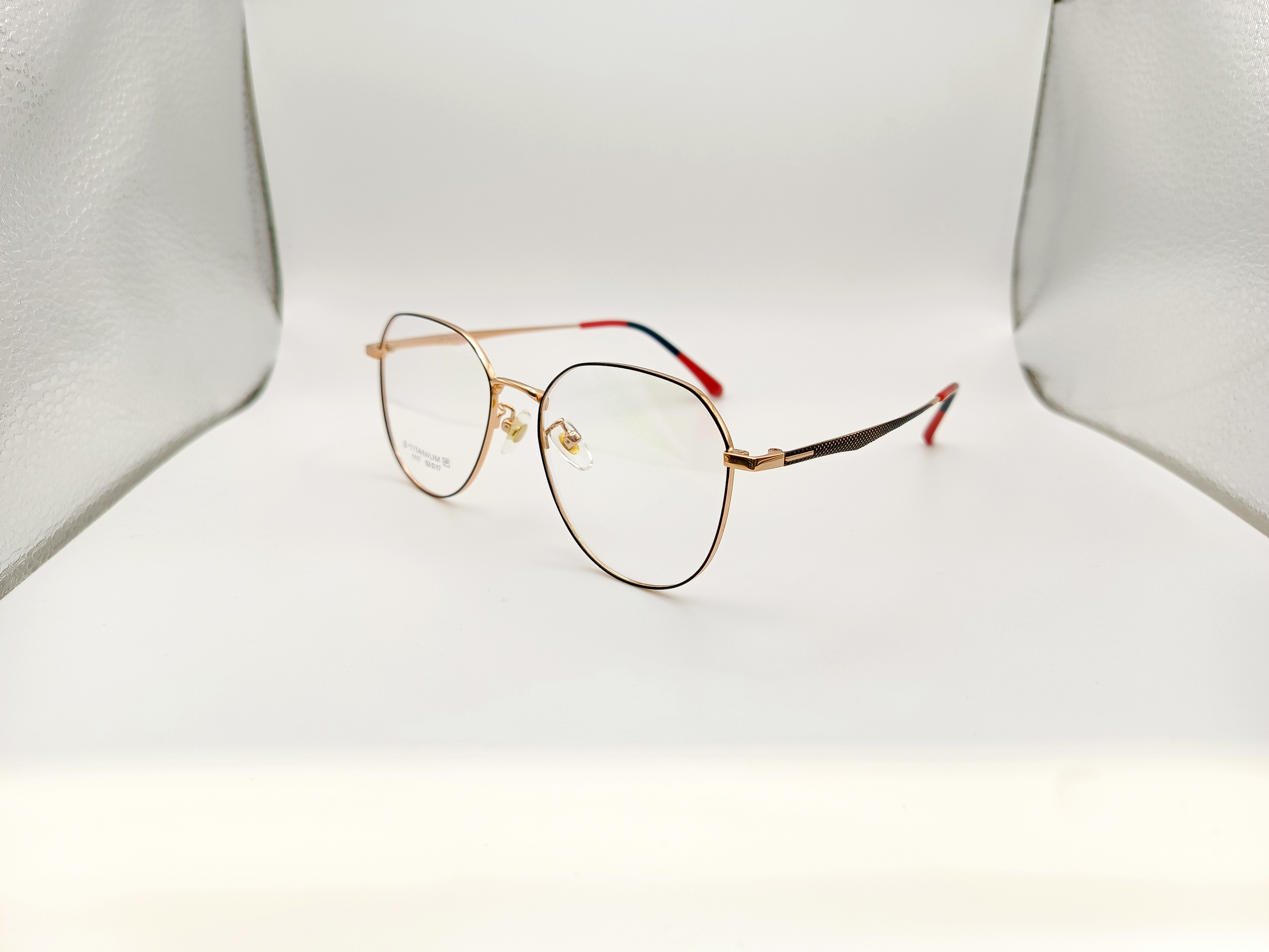 Stylish Red and Gold Eyeglasses SOH 028