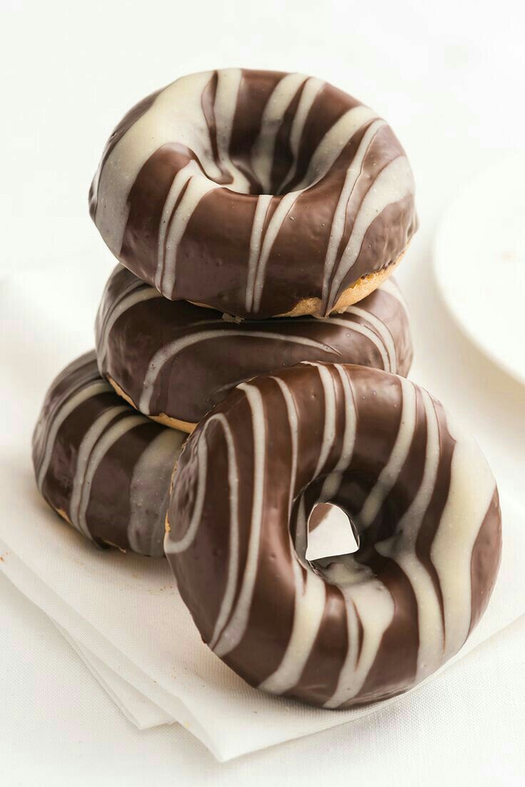 Black & White Donuts