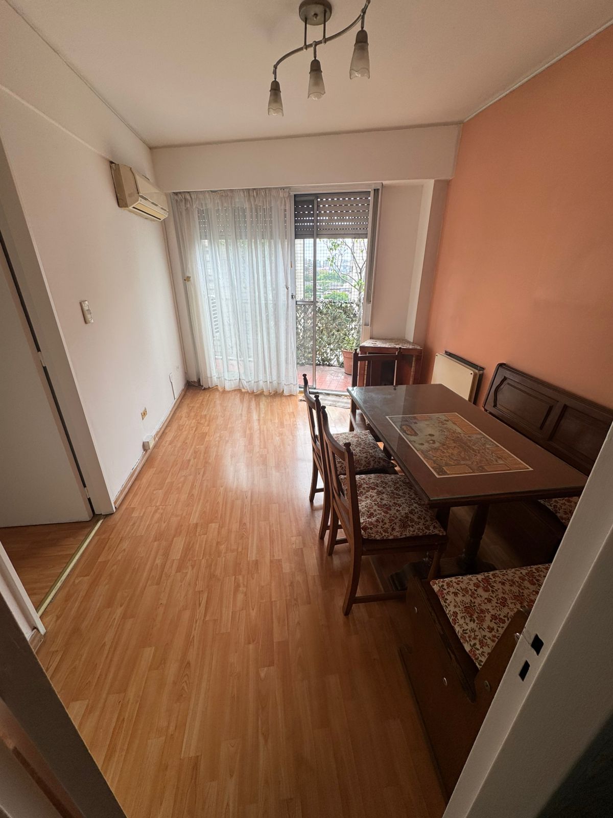 Av. Montes de Oca al 1200