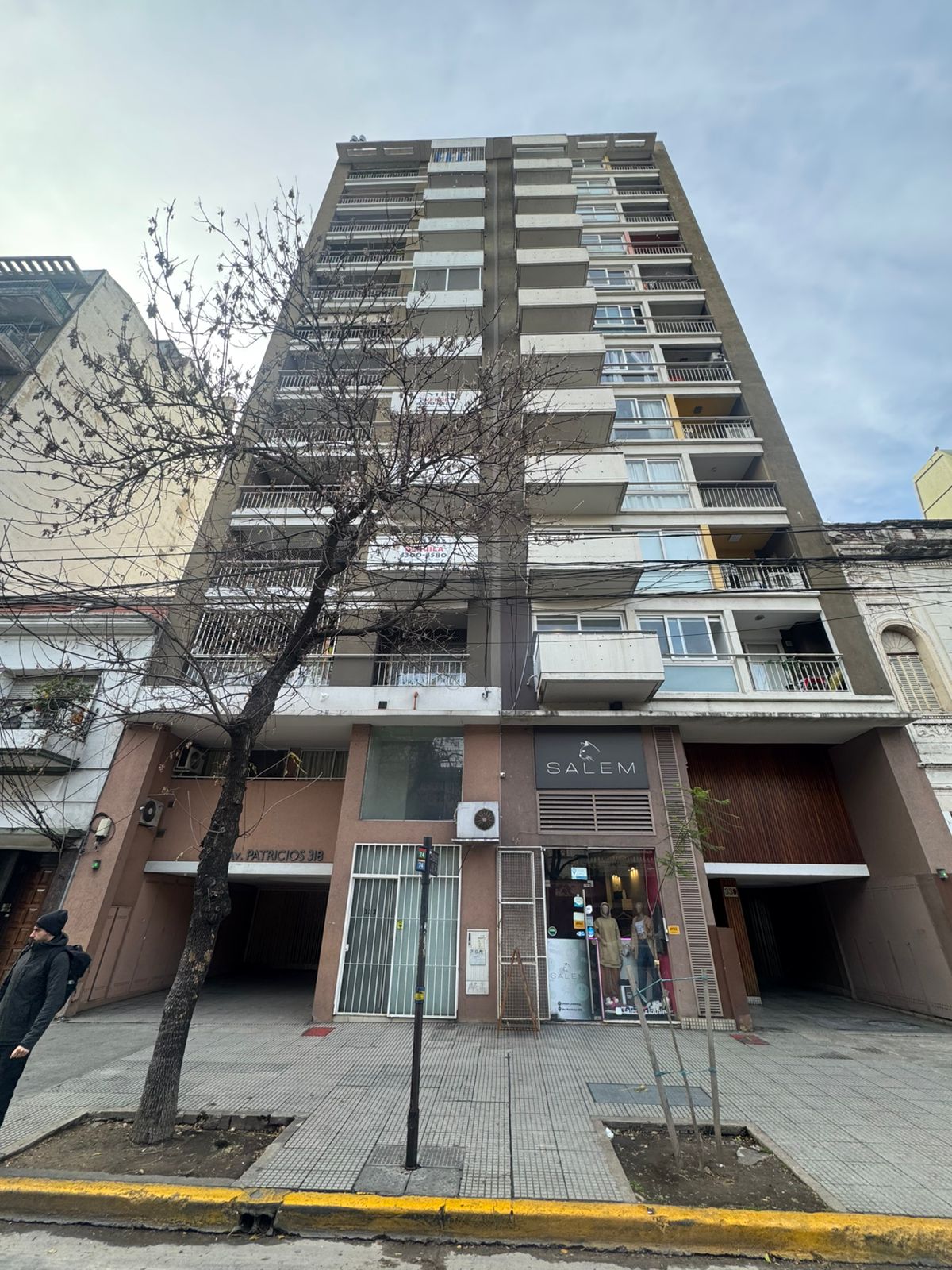 Av. Reg de Patricios al 300
