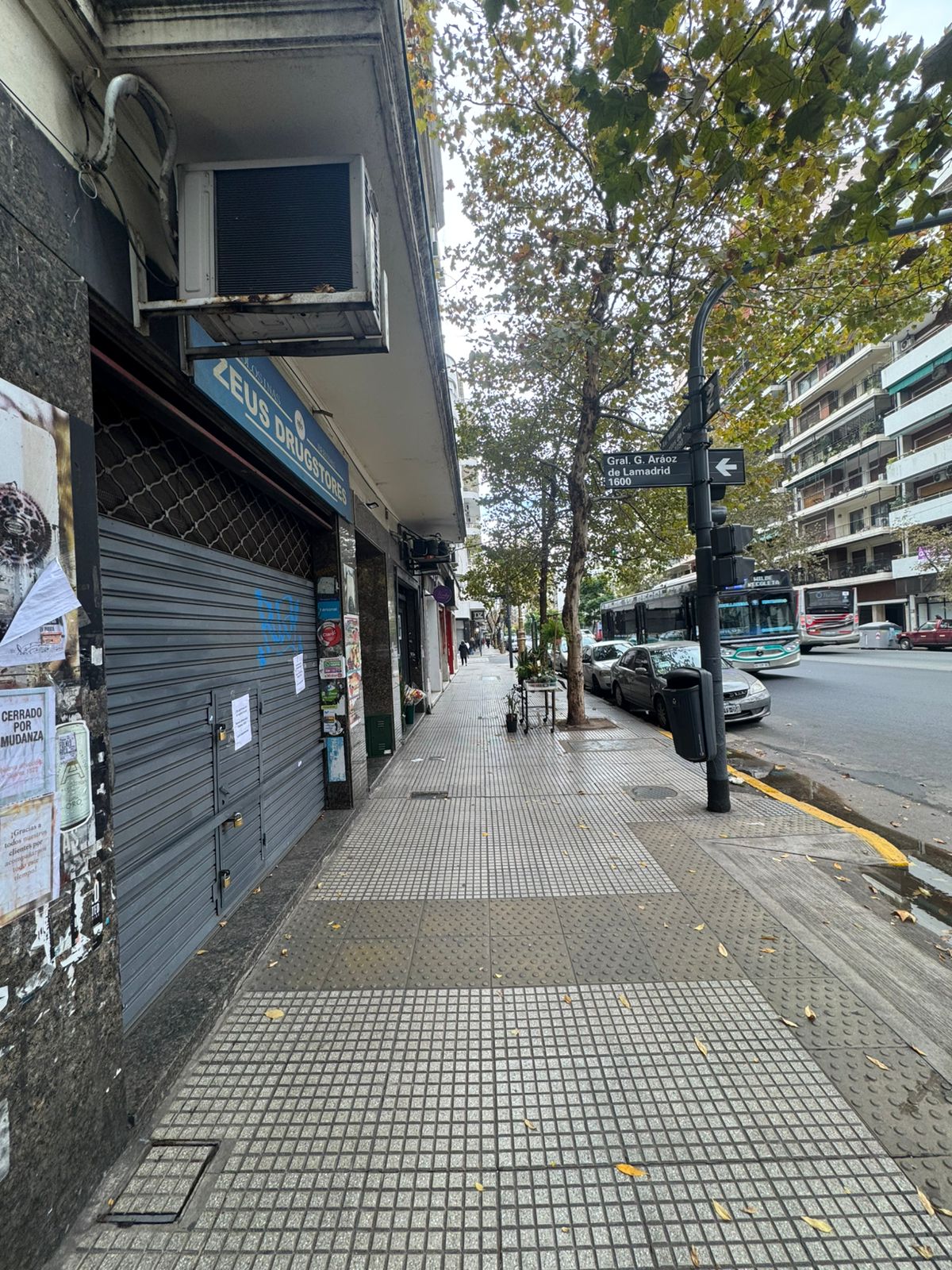 Av. Montes de Oca al 1000
