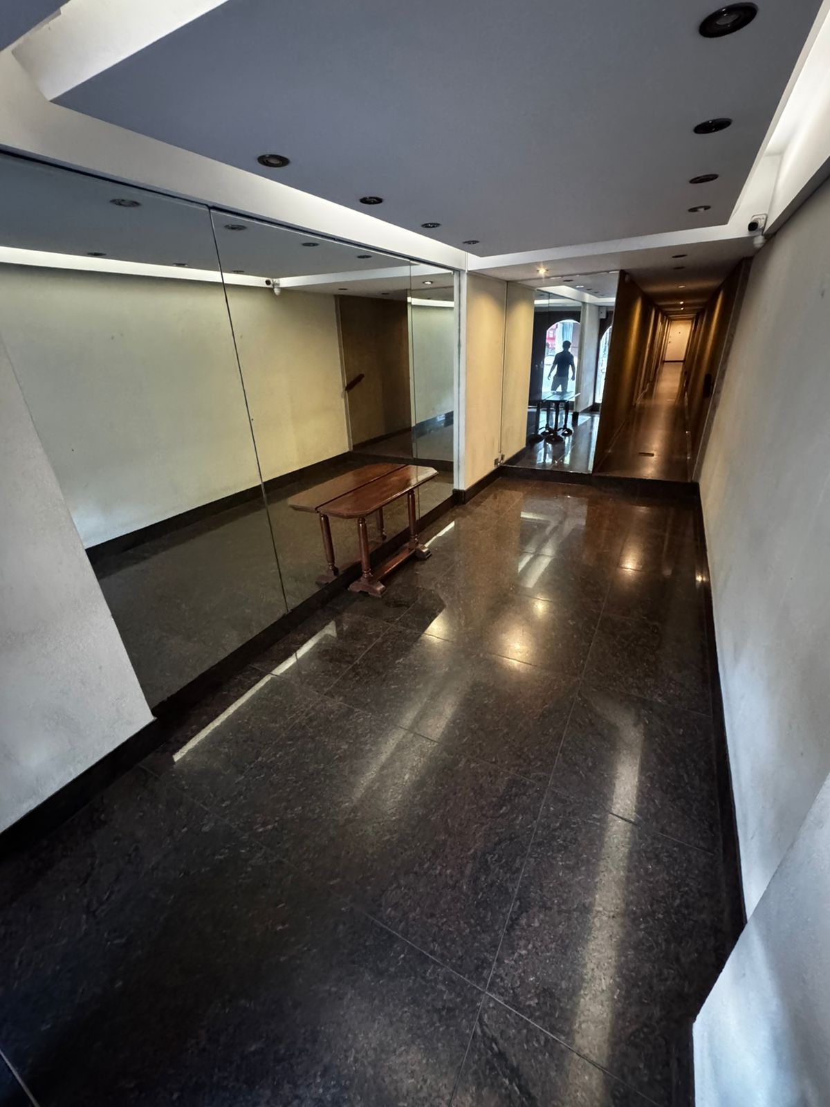 Av. Montes de Oca al 400