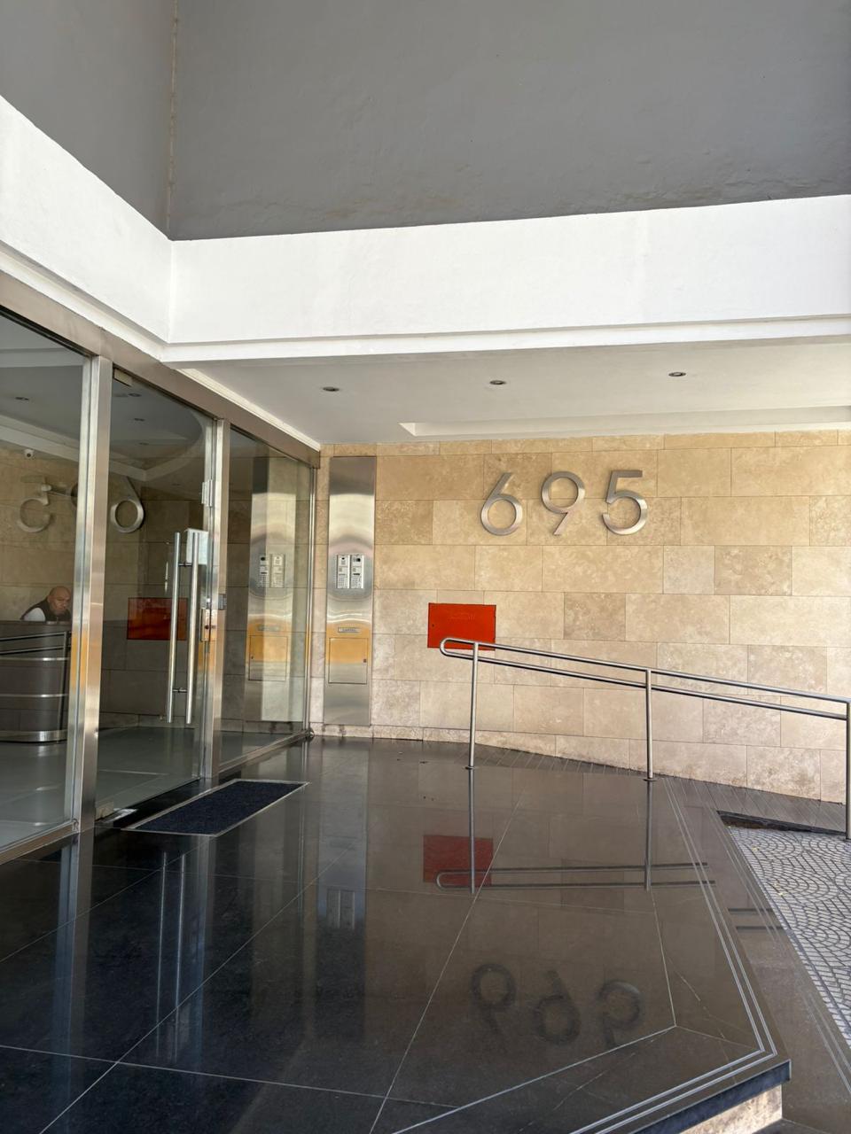 Av. Martín García al 600