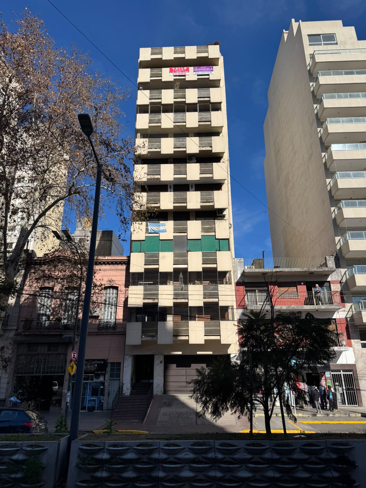 Av. Almirante Brown al 700