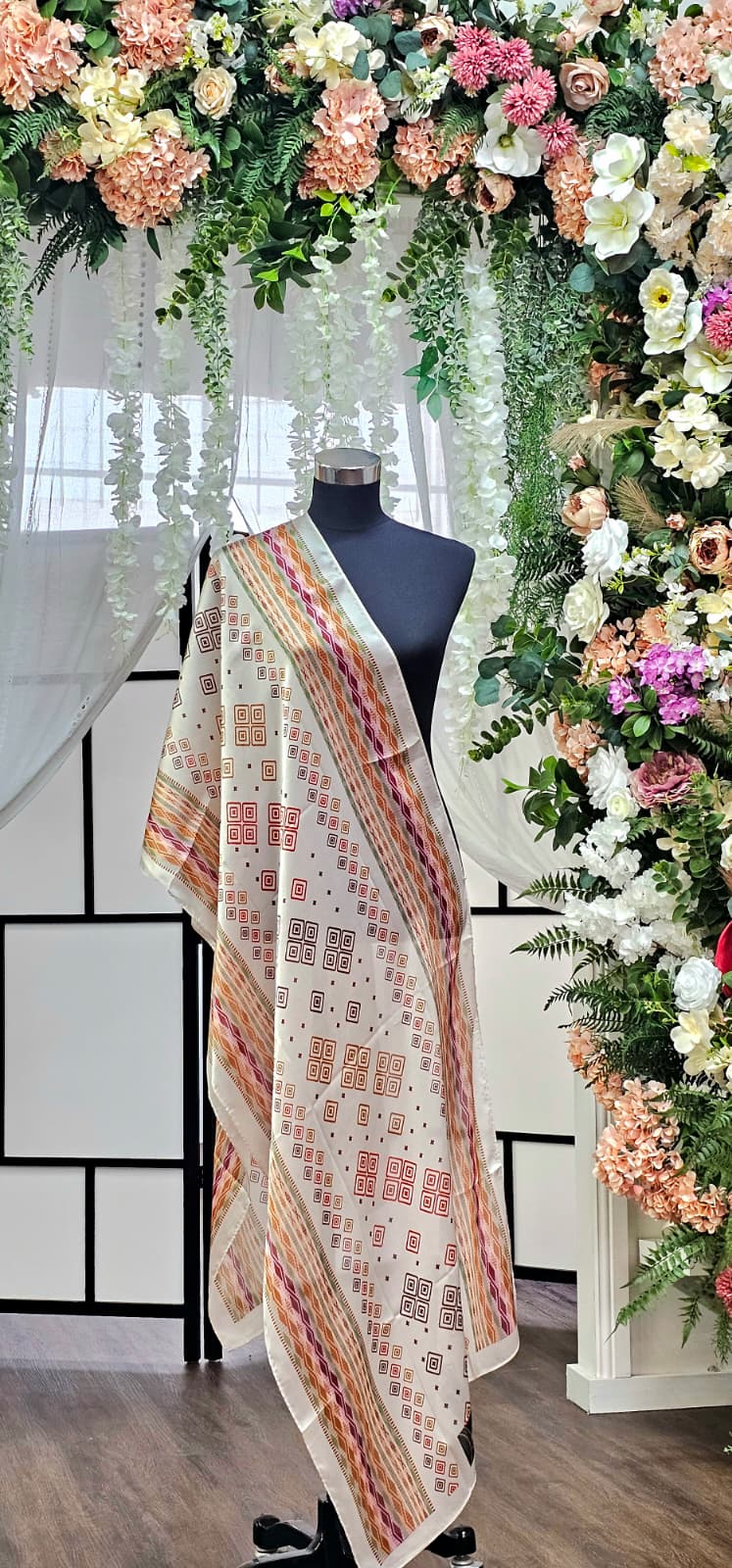 Elegant Printed scarf