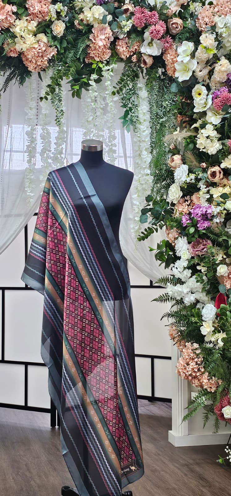 Elegant Patterned Scarf