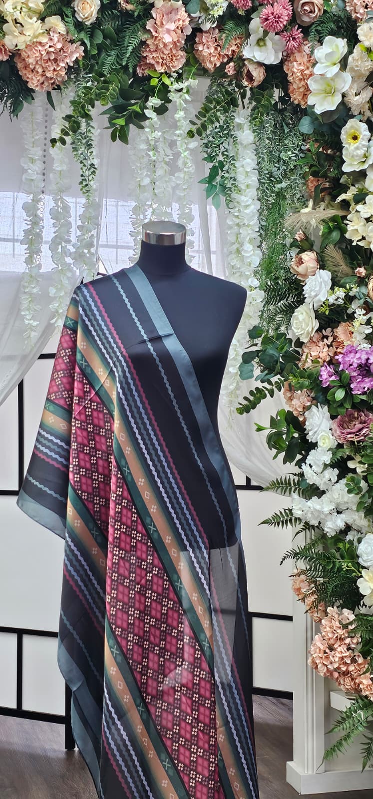 Elegant Patterned Scarf