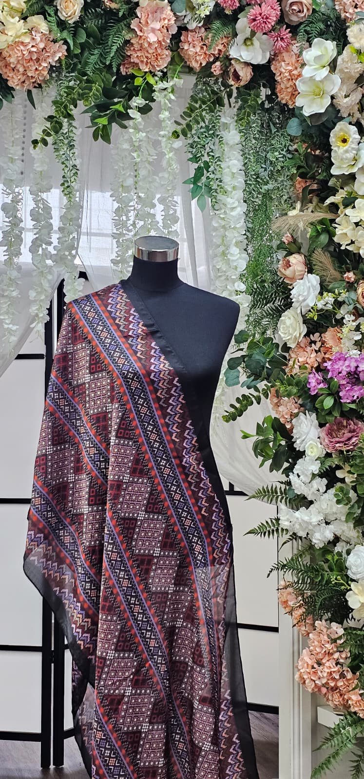 Elegant Geometric Patterned scarf