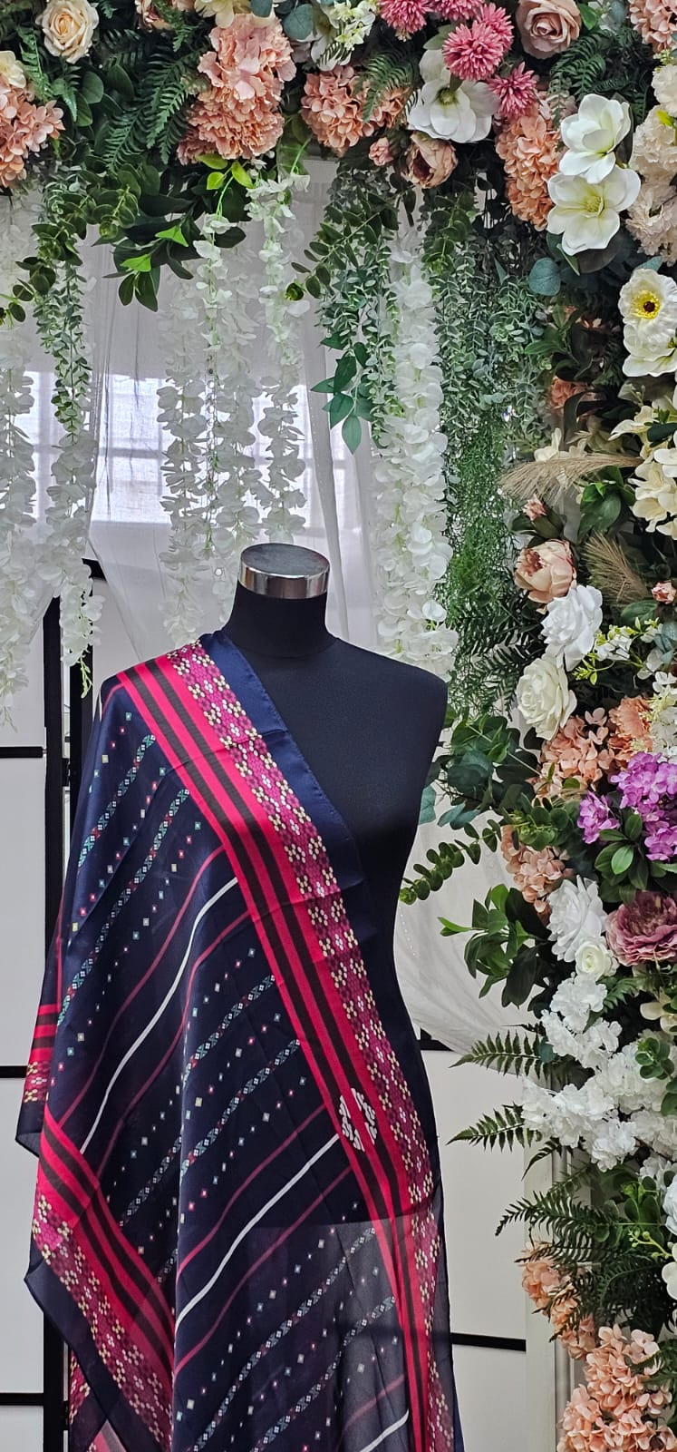 Elegant Printed scarf