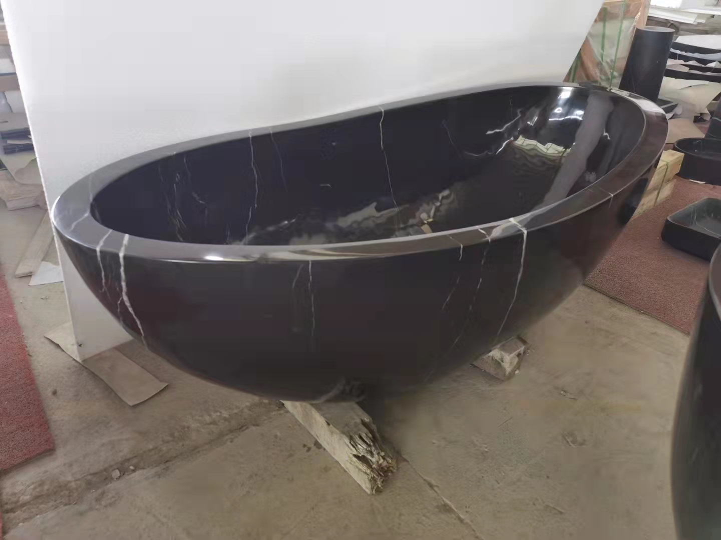 Black Marble Bathtub