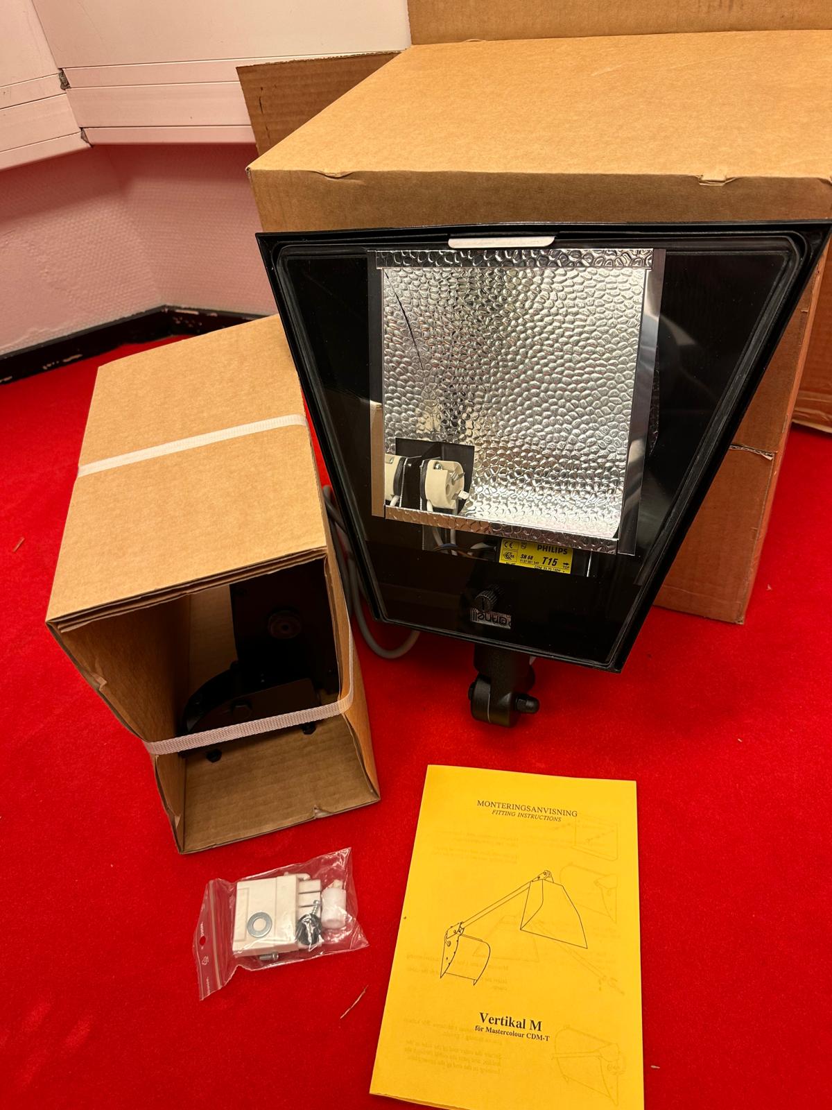 Pau LED outdoor wall lamp