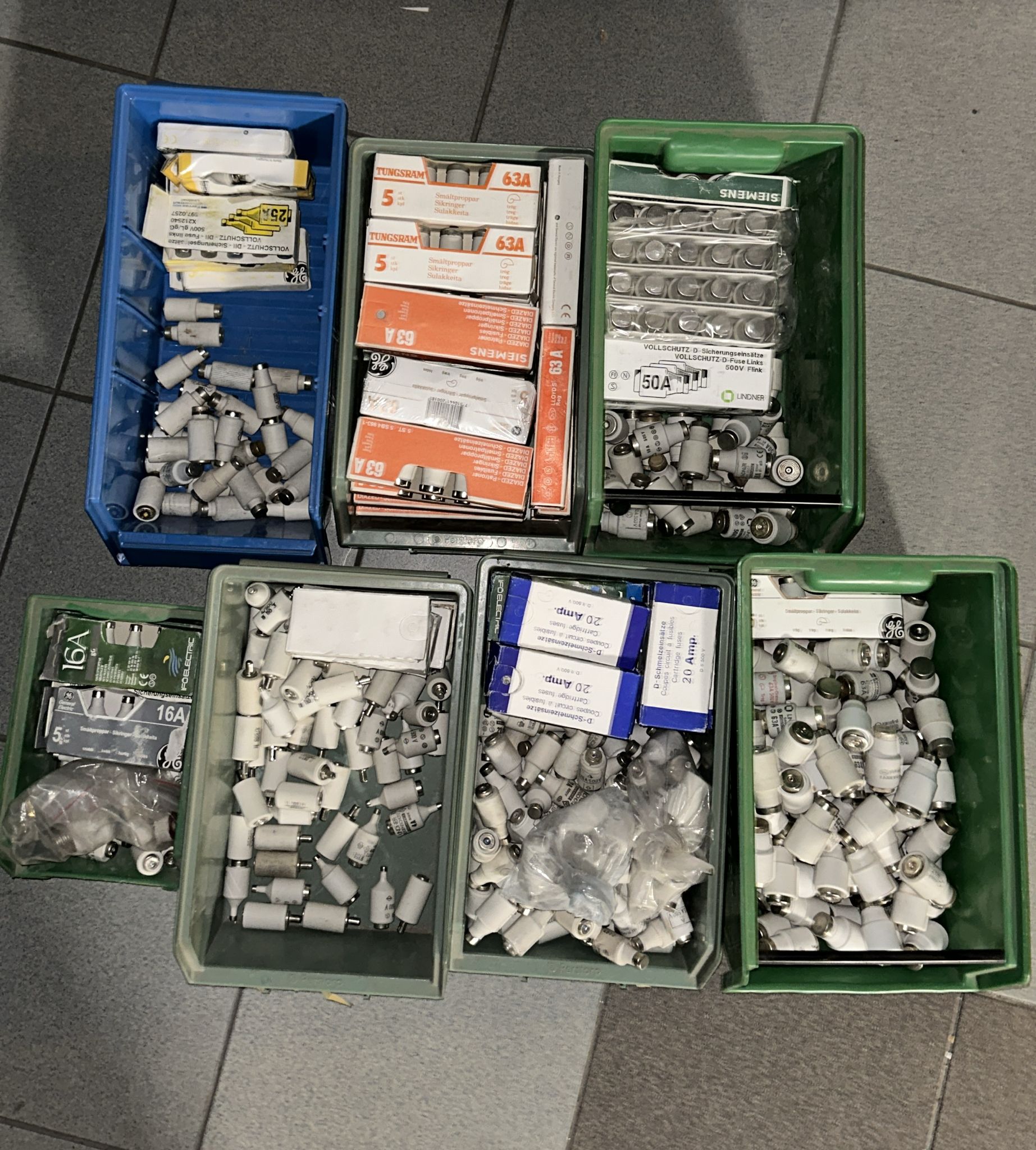 Lot of Fuses, 4A,6A,10A------63A