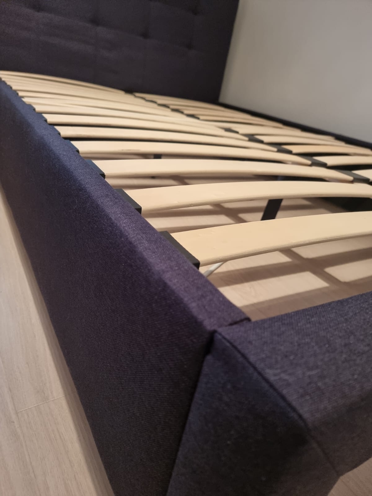 Queen Size Bed Frame 140x200 (Without Mattress)