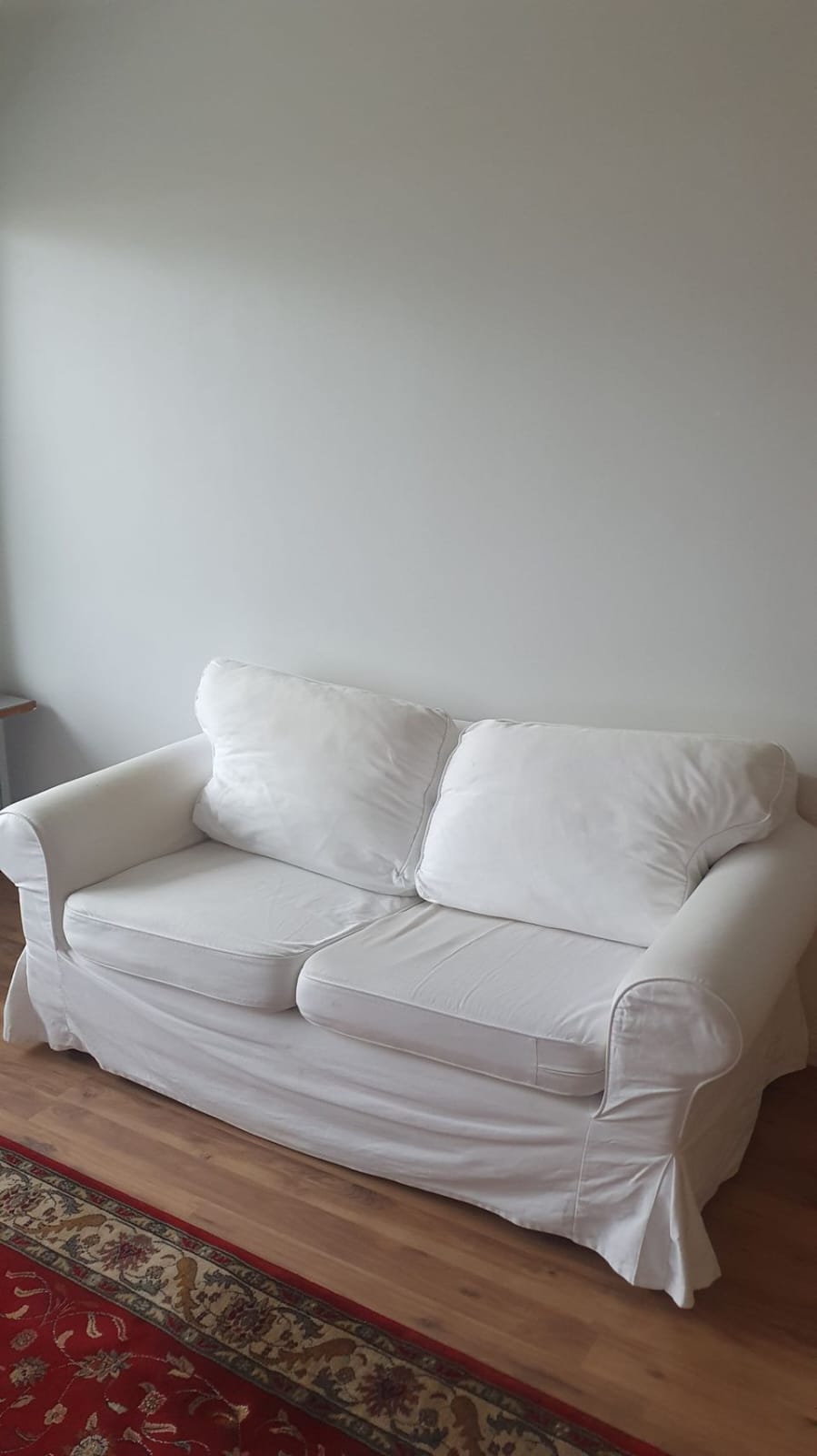 White Sofa Ektrop