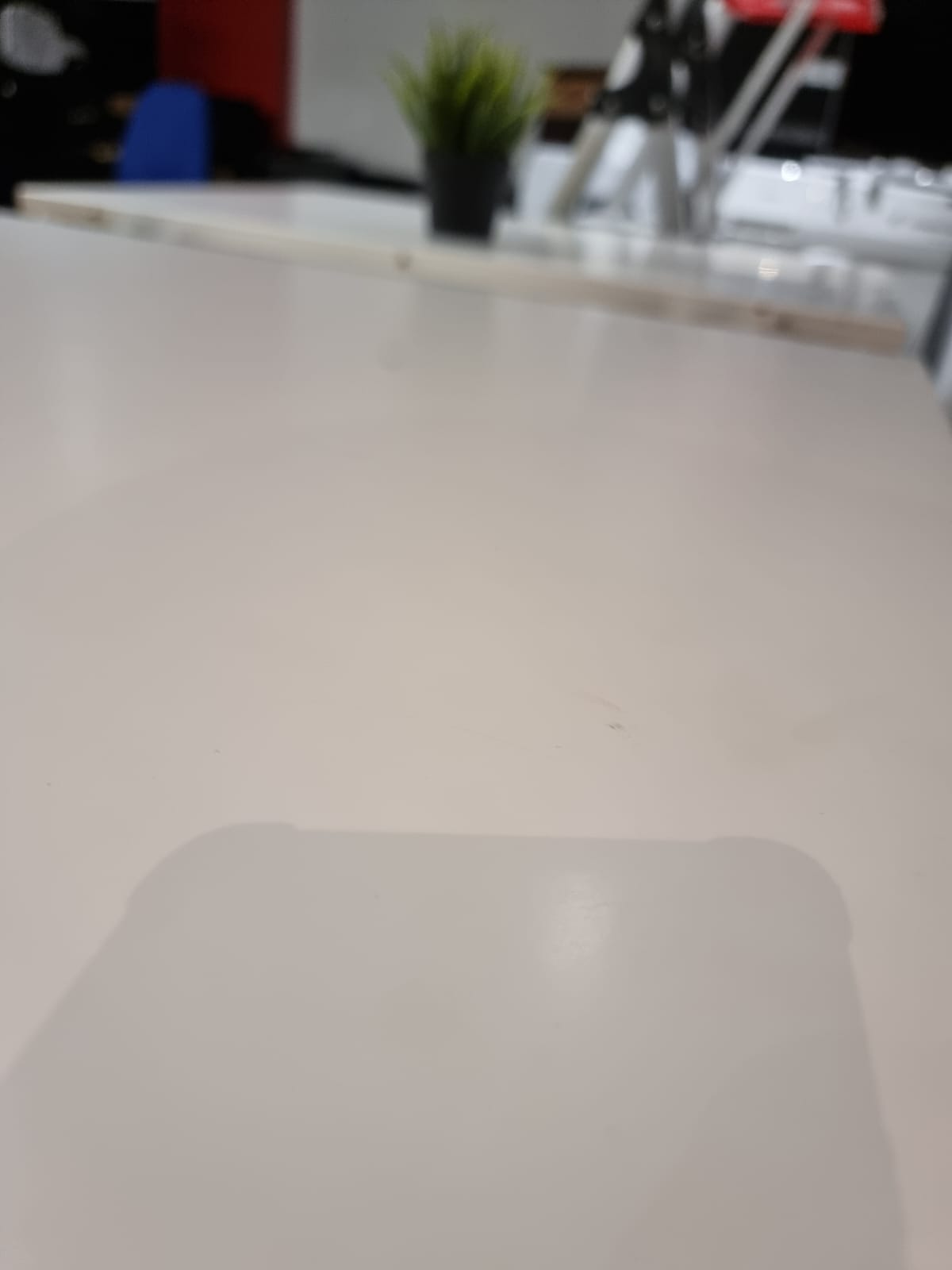 Extendable Dining Table with 4 Executive Chairs