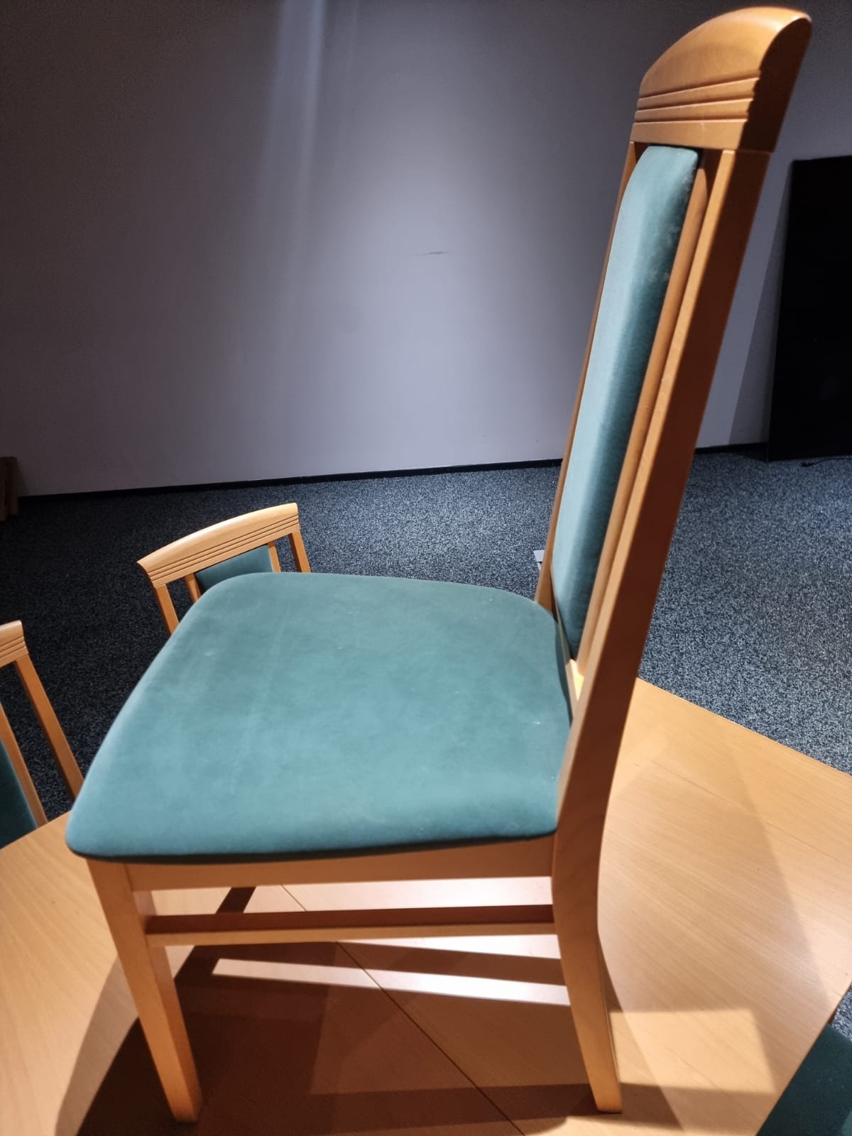 1996 Extendable Dining Table Set with 6 Chairs