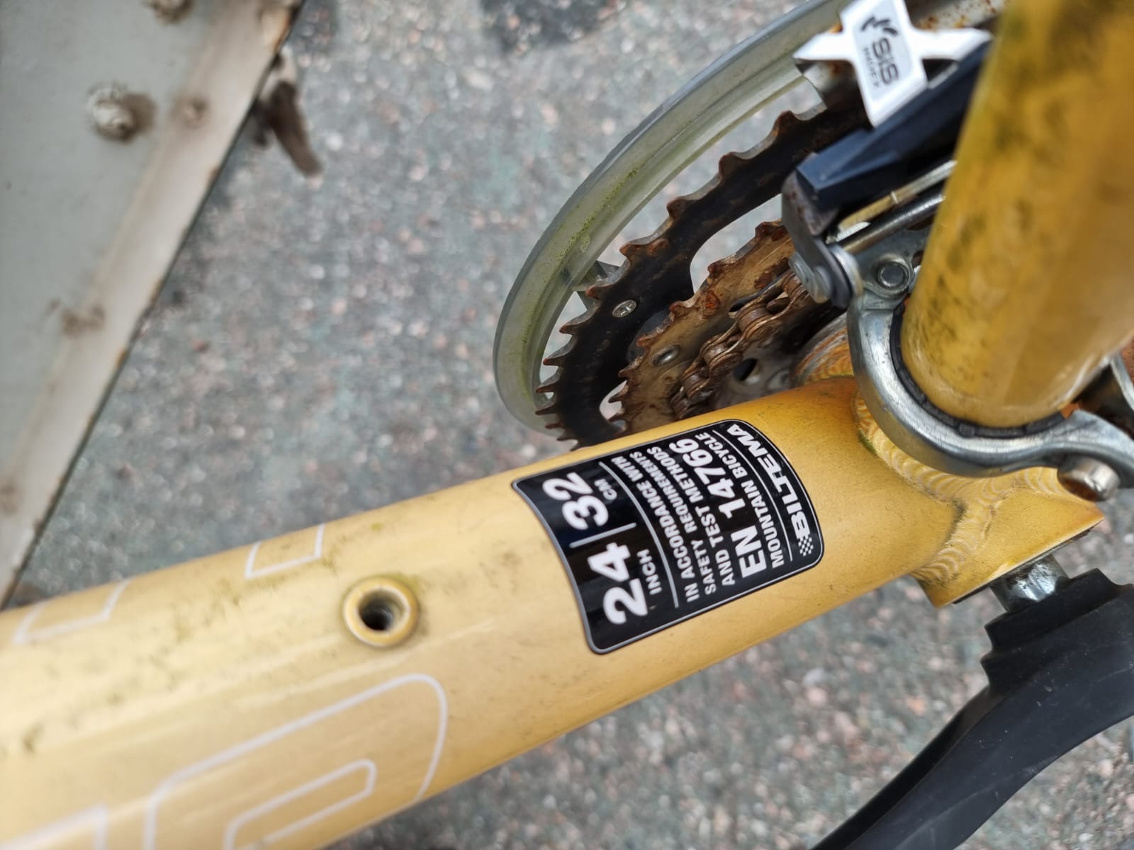 Yellow Mountain Bike 24"