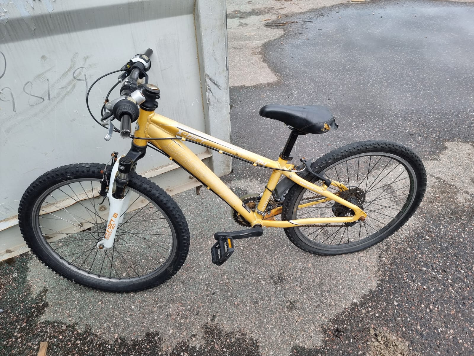 Yellow Mountain Bike 24"
