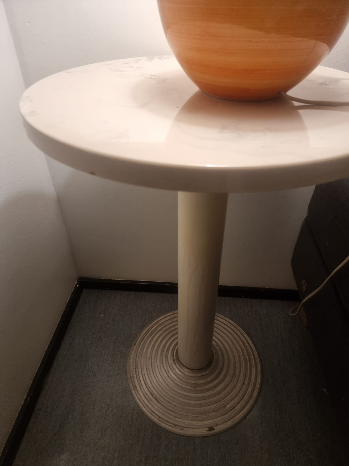 Round marble Pedestal Table