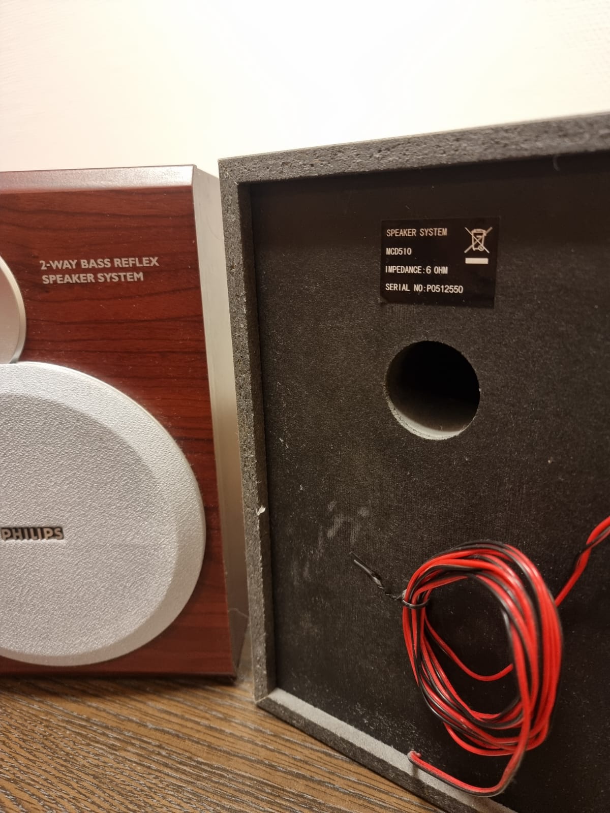 2-Way Bass Reflex Speaker System