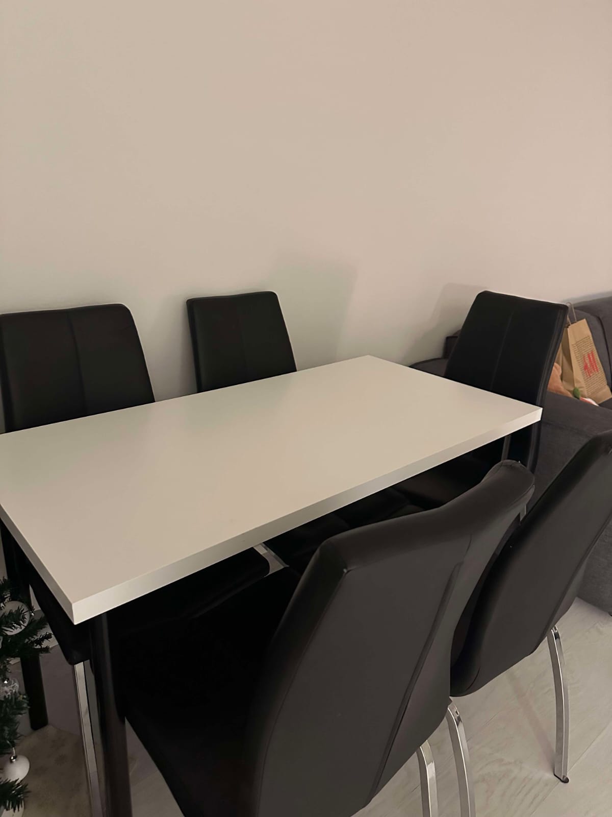 Black & White Dining Table Set