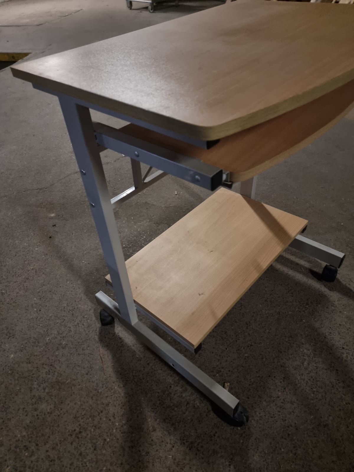 Mobile Computer Desk