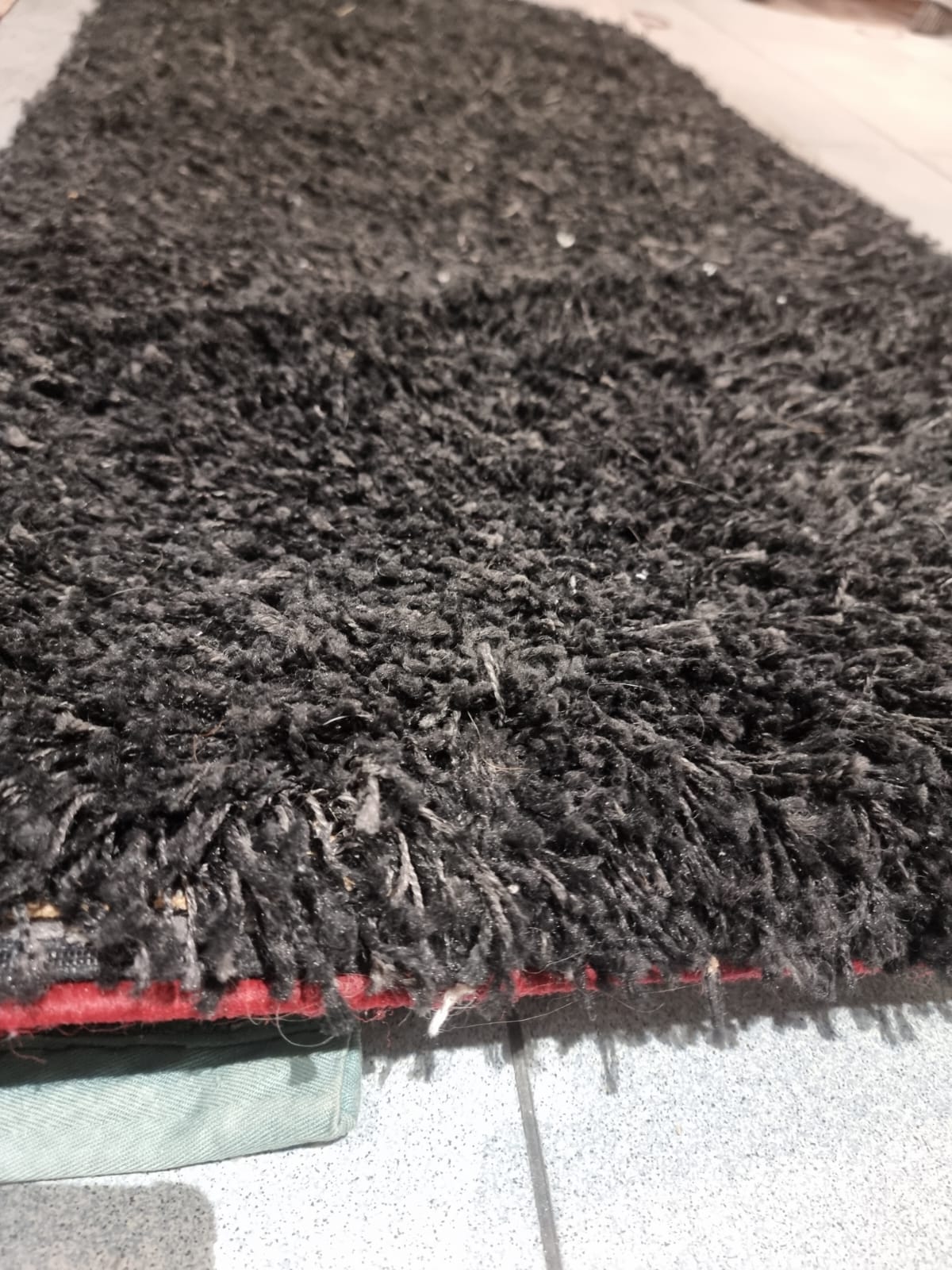 Black Shaggy Rug 160x85