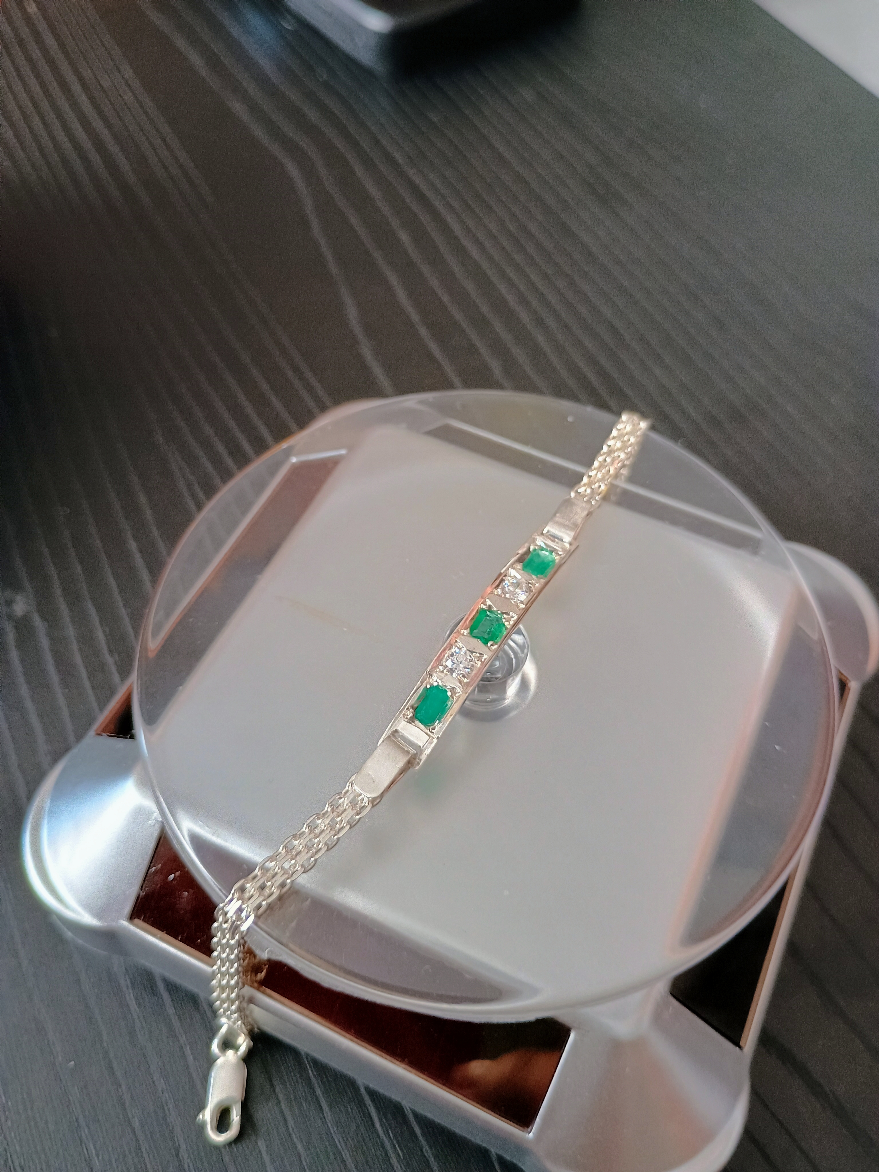 Pulsera de Plata Ley 950 con Esmeraldas Naturales y Zirconias