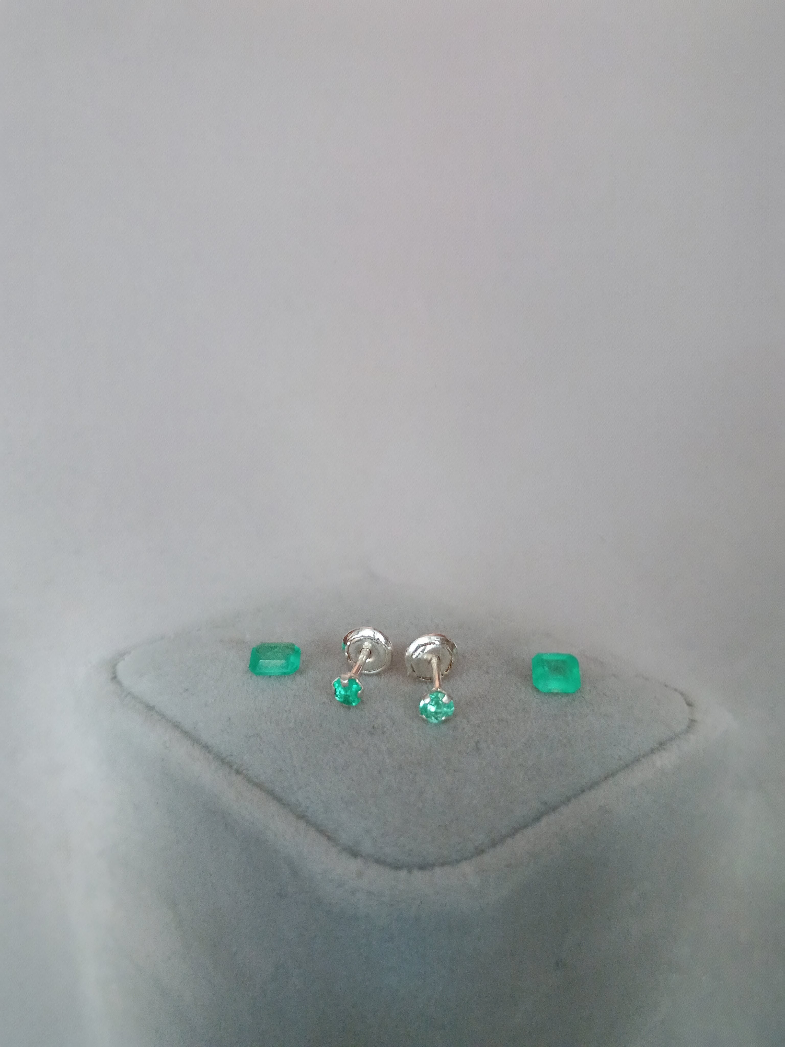 Pendientes de plata ley 925 con Esmeraldas Naturales (Topos/Topitos)