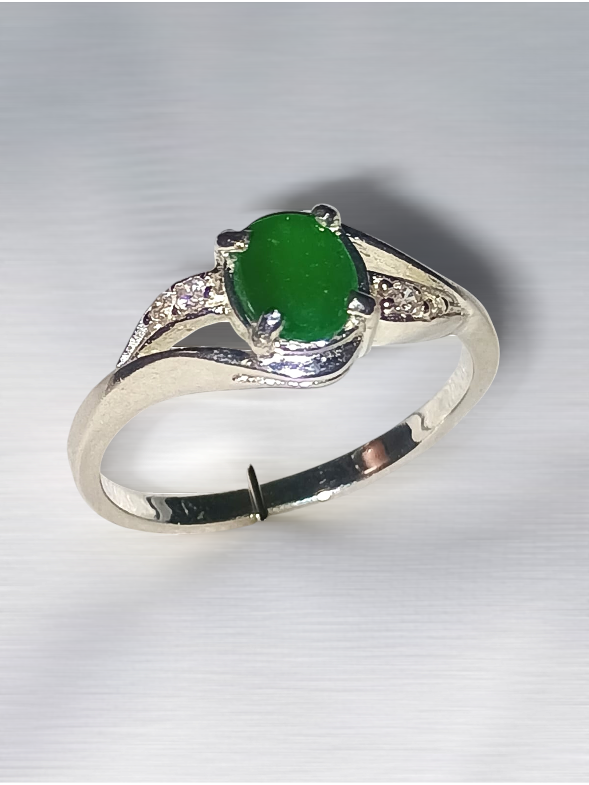 Anillo de Plata Ley 925 con Esmeralda Natural Color verde intenso