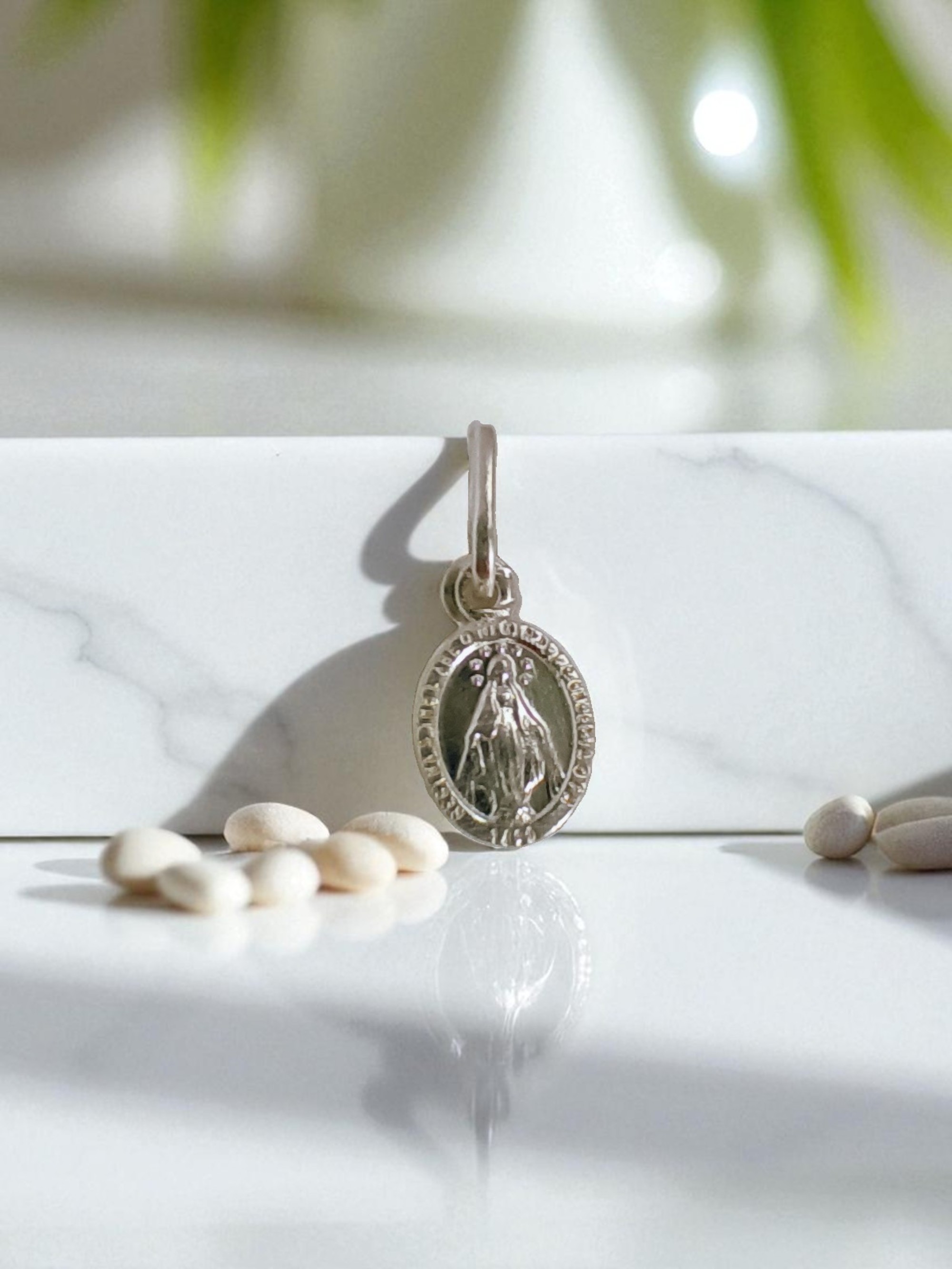 Medalla religiosa de plata • Virgen de los milagros