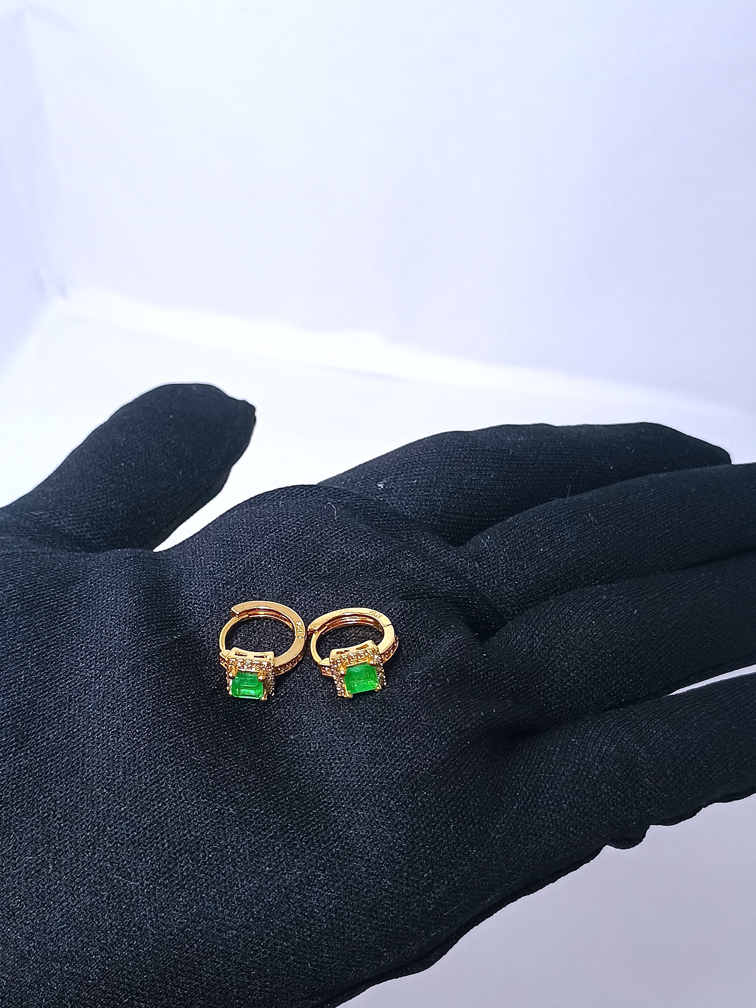 Aretes en Oro laminado 18k con Esmeraldas Naturales (Candongas)