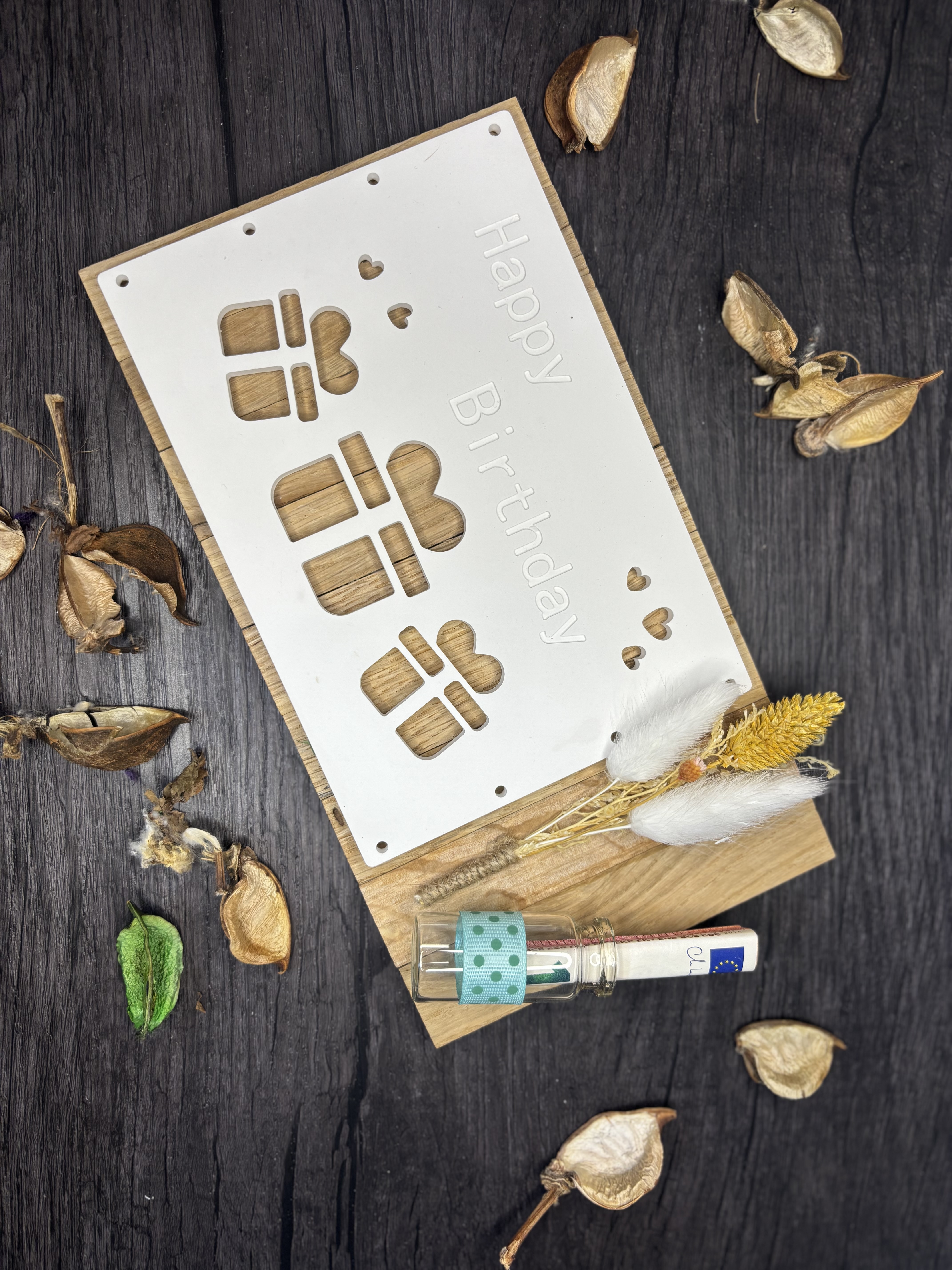 Geburtstagsgrußkarte mit Geschenkmotiven als Geldgeschenk