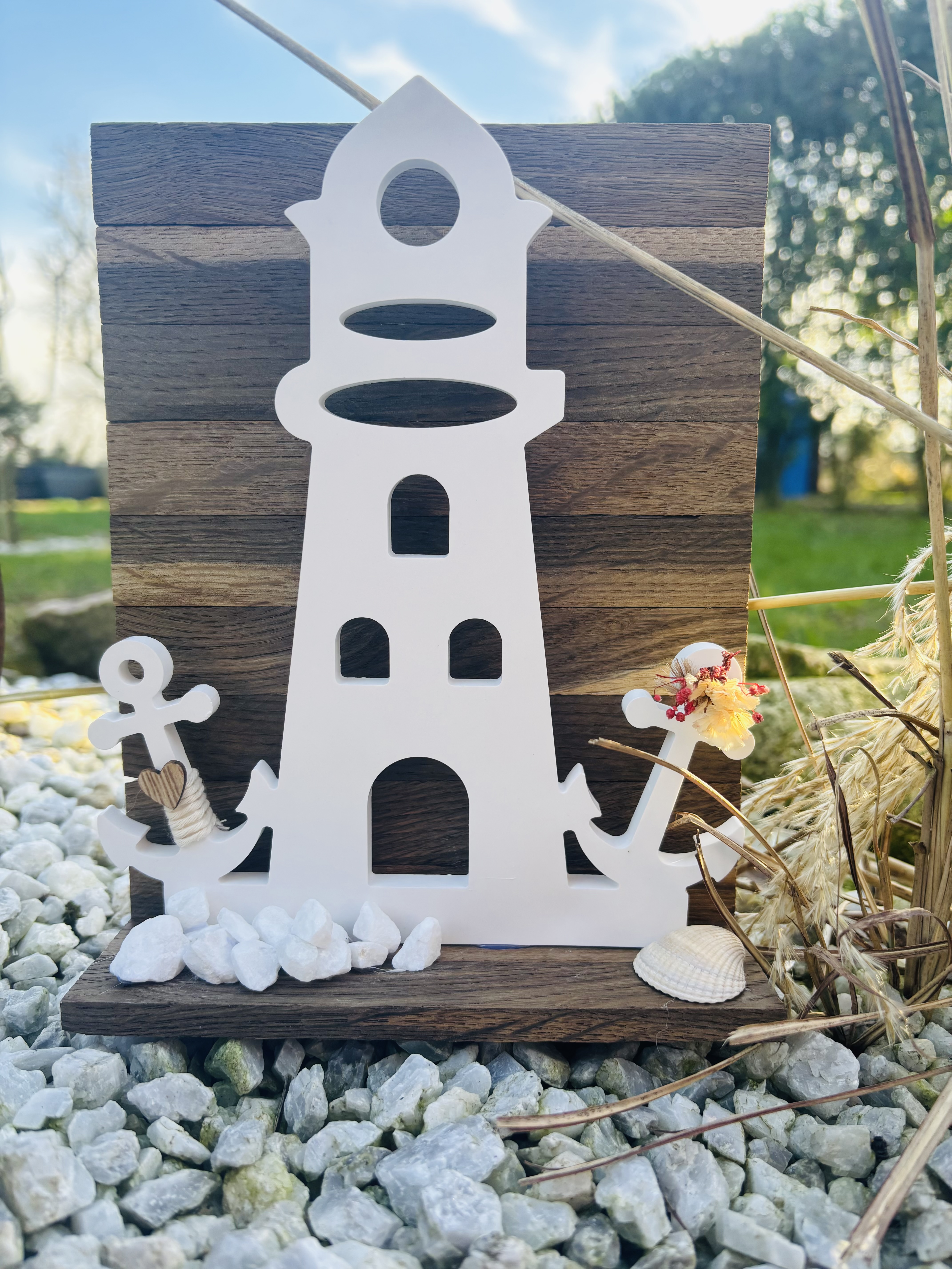 Dekoratives Leuchtturm-Holzstück
