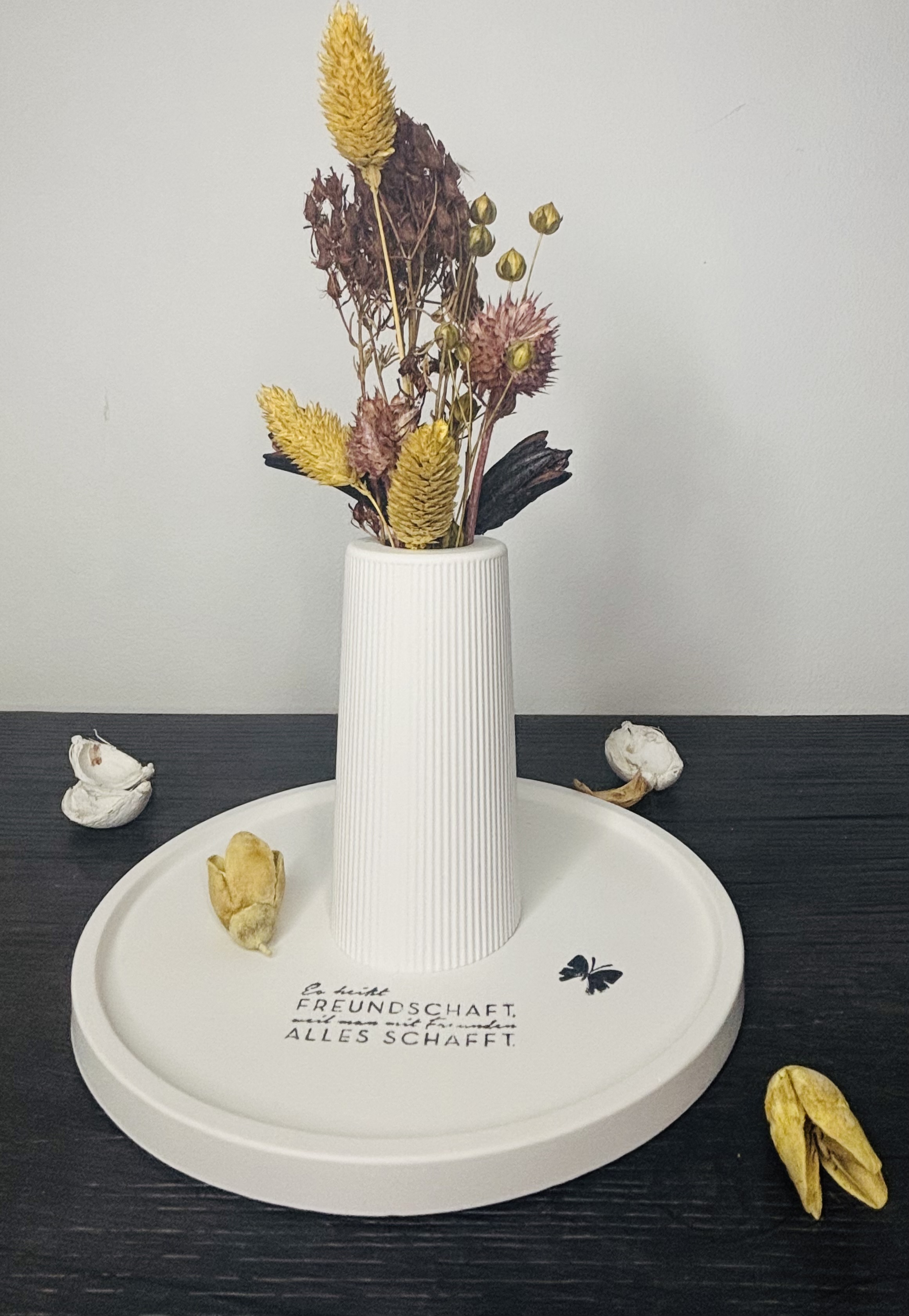 Keramikvase +Tablet mit Trockenblumen