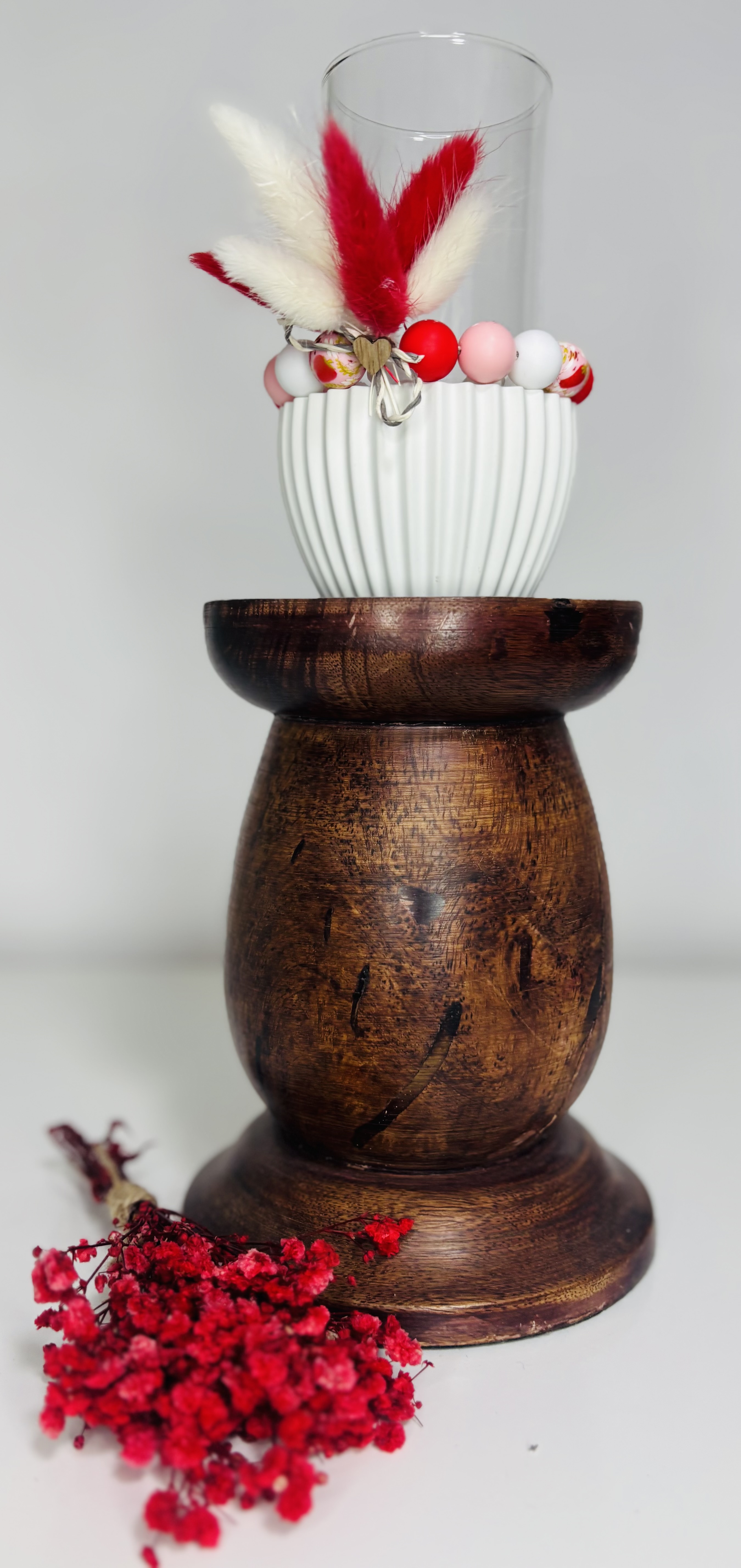 Dekorative Vase mit Glasaufsatz