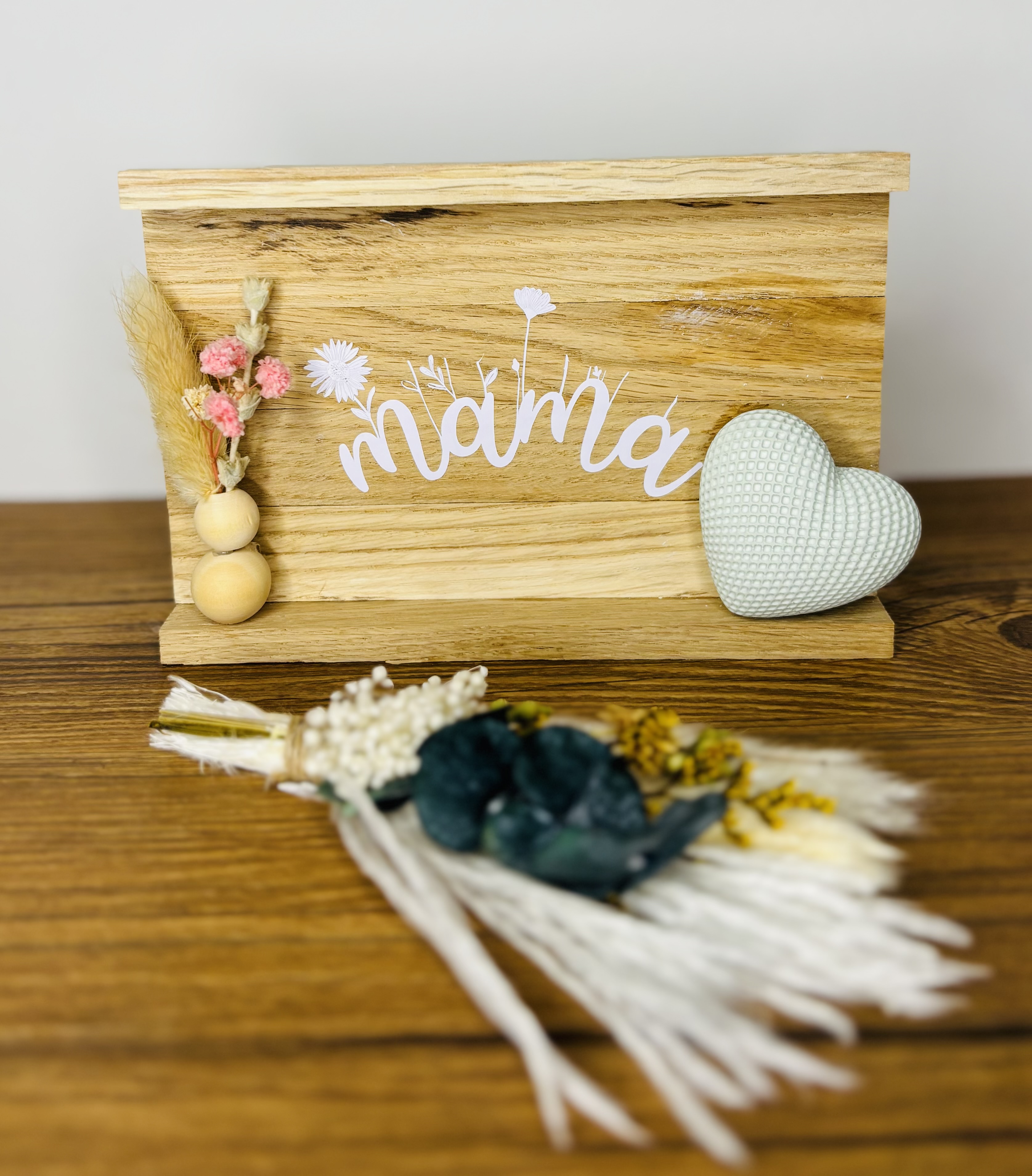 Dekoratives Holzschild ,,Mama"