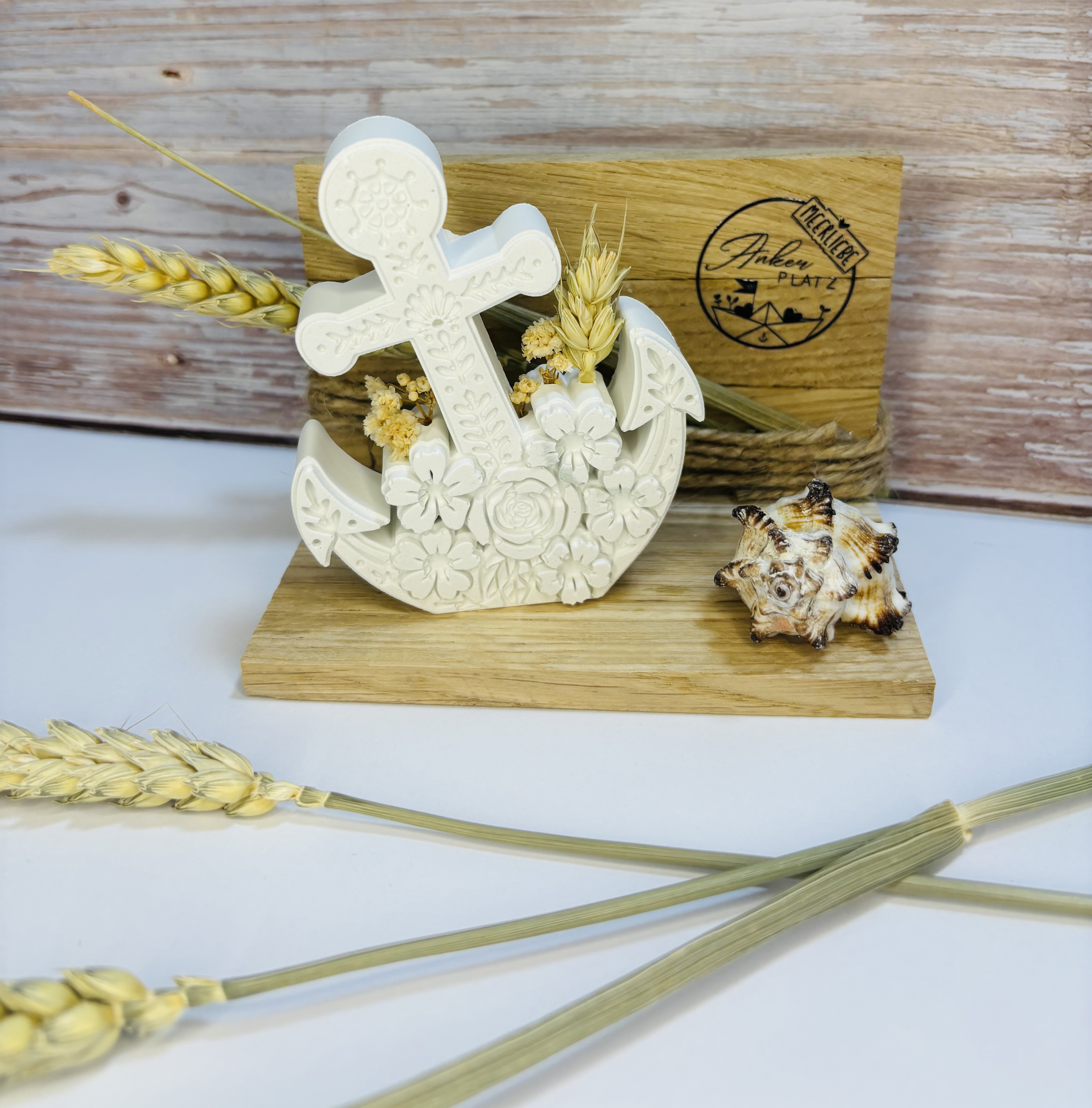 Dekorativer Anker aus Keramik