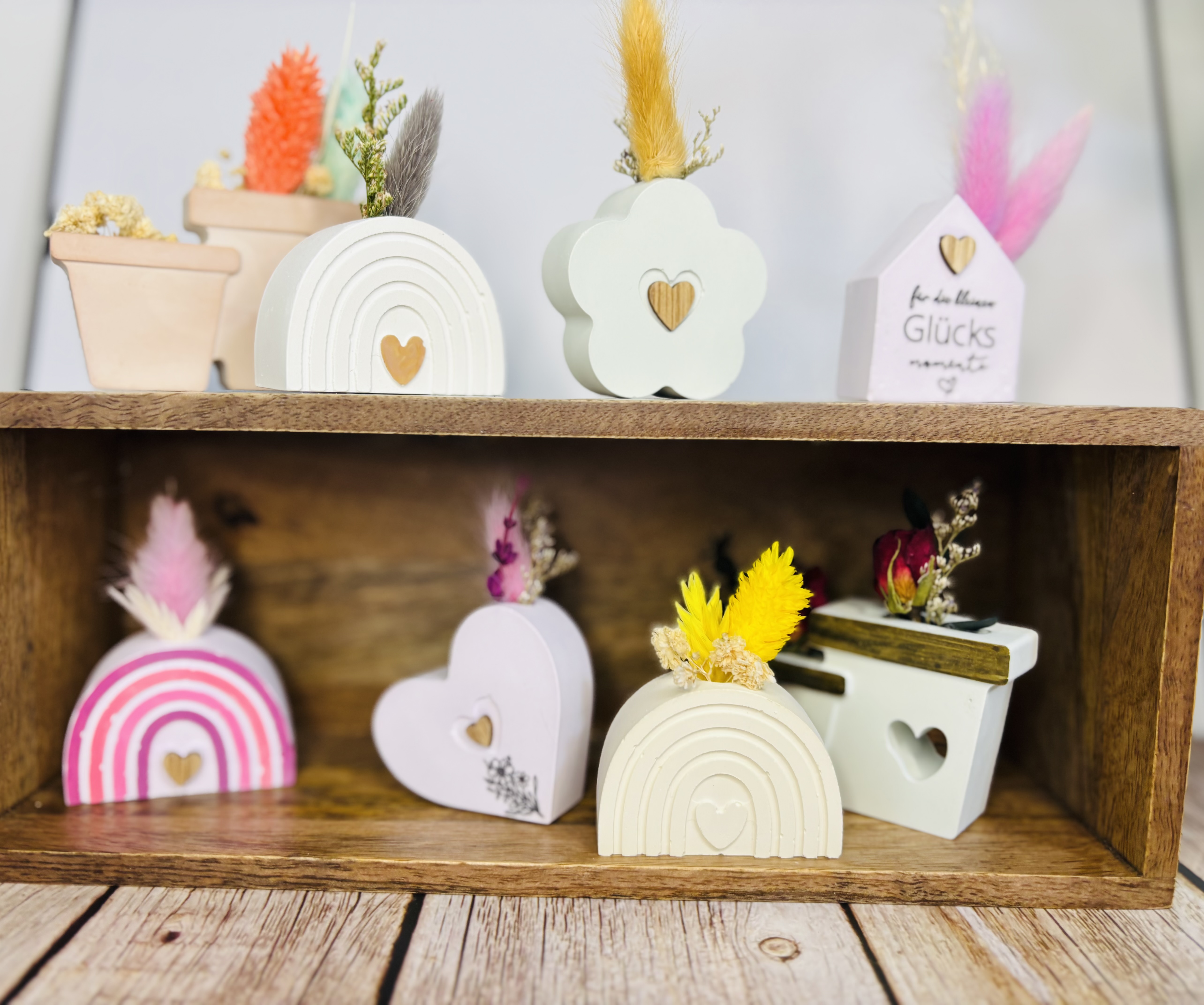 Dekorative Trockenblumen-Arrangements